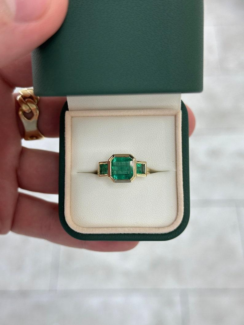 4.08tcw 14K Asscher Cut Emerald Three-Stone Ring - Rich Green Bezel Set Gold For Sale 1