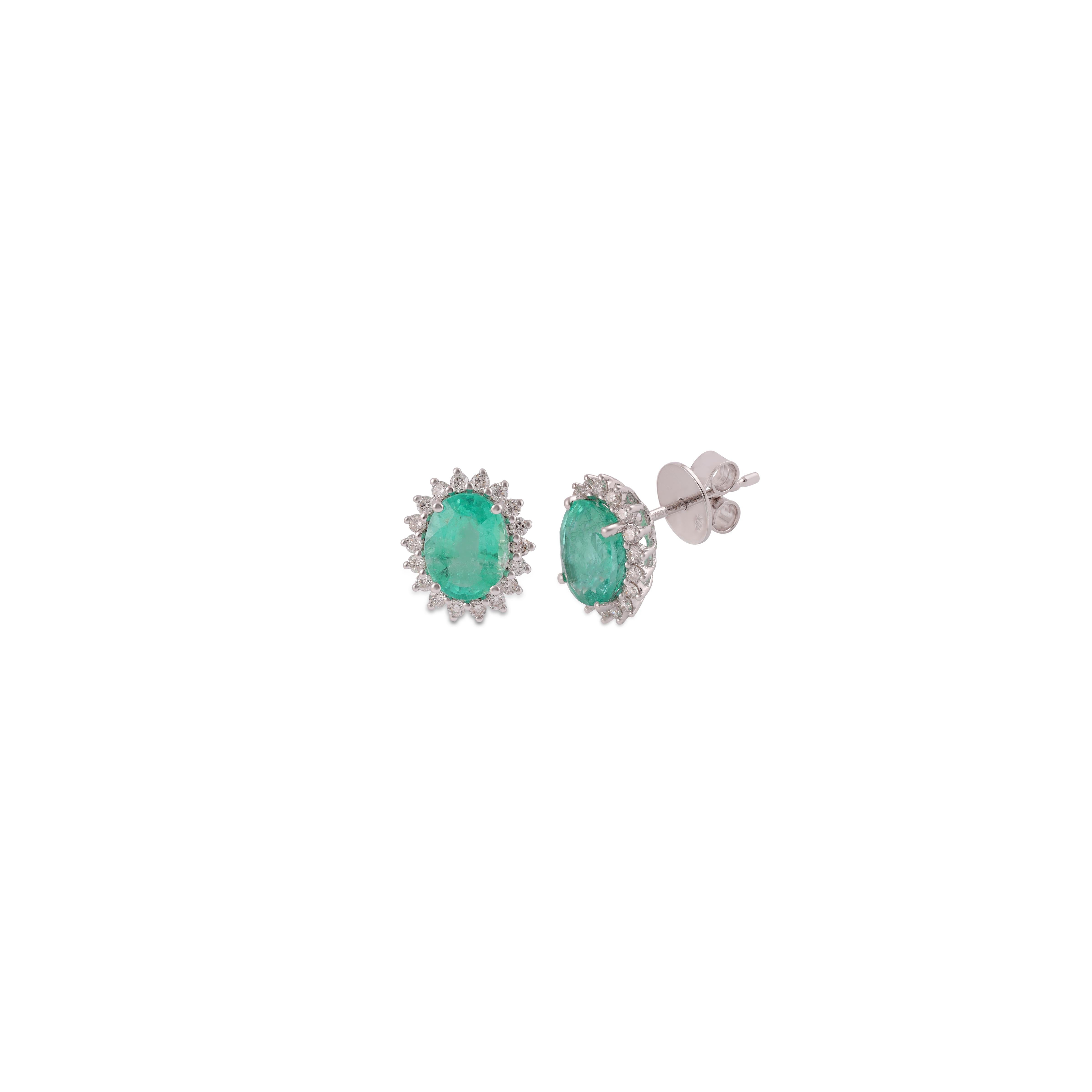 Classical Roman 4.09 Carat Clear Zambian Emerald & Diamond Cluster Earring in 18K White gold For Sale