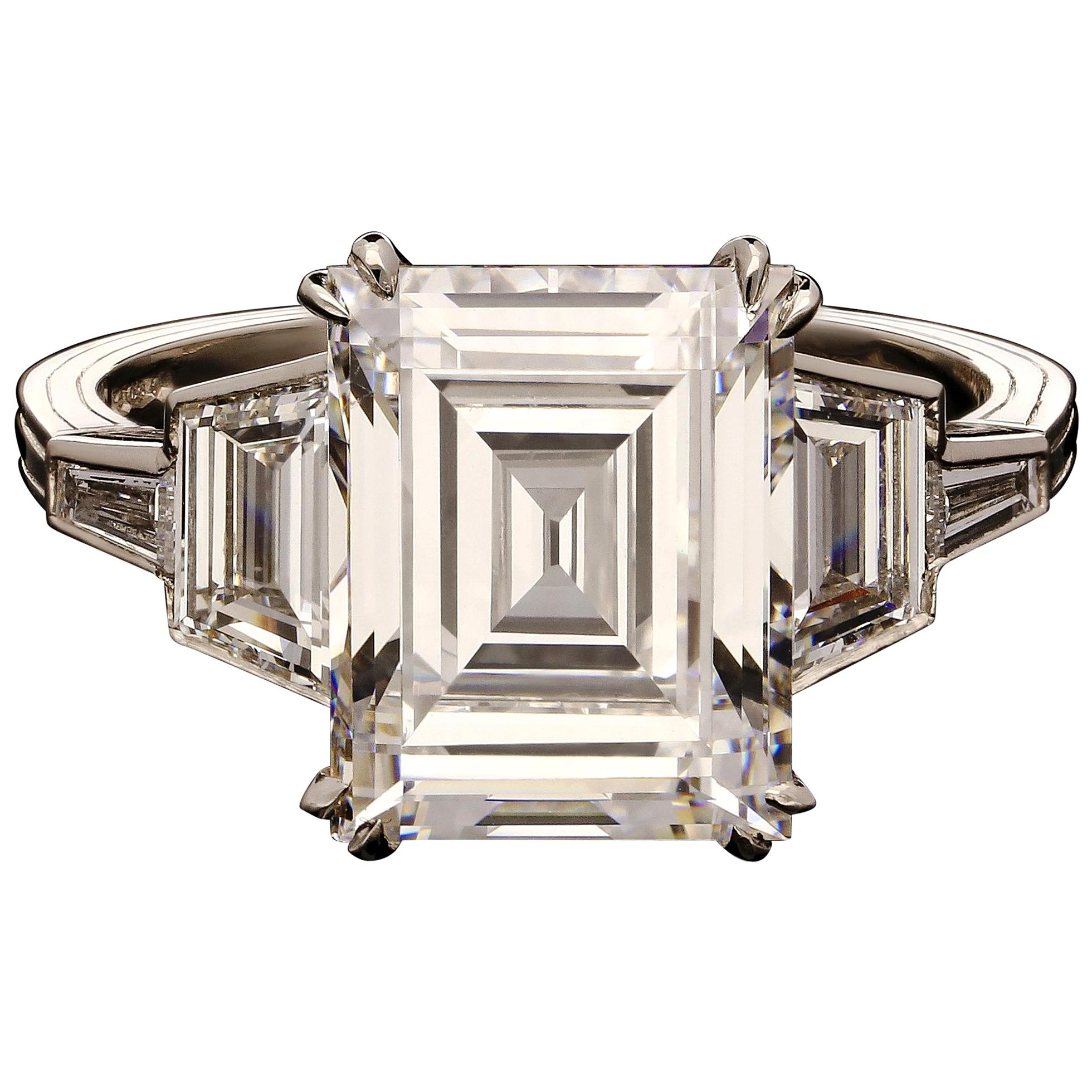 Hancocks Platin Solitär-Ring, 4,09 Karat F VS1, seltener Diamant im Carre-Schliff im Angebot