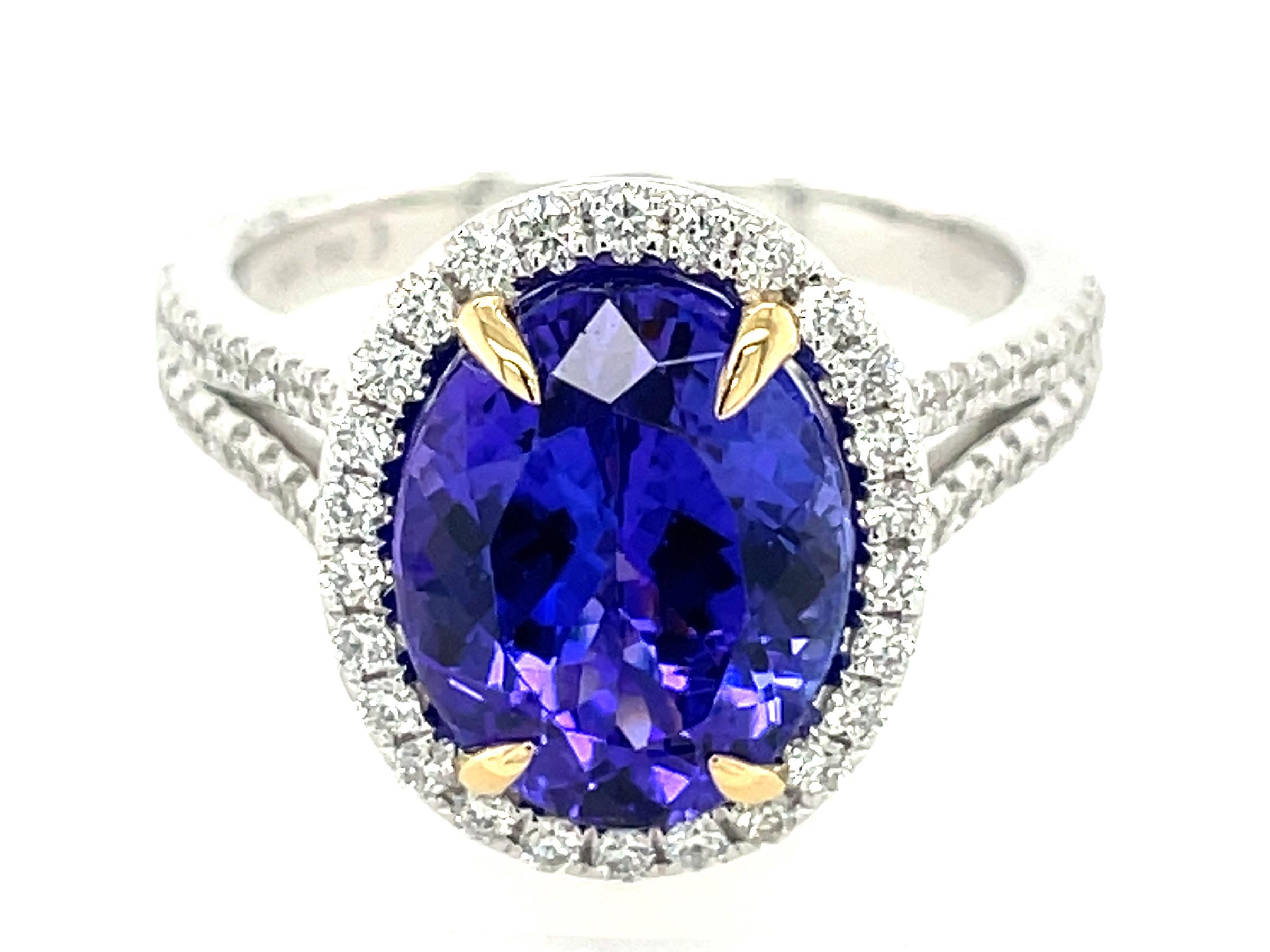 Cocktailring aus Weißgold mit 4.09 Karat ovalem Tansanit und Diamant (Ovalschliff) im Angebot