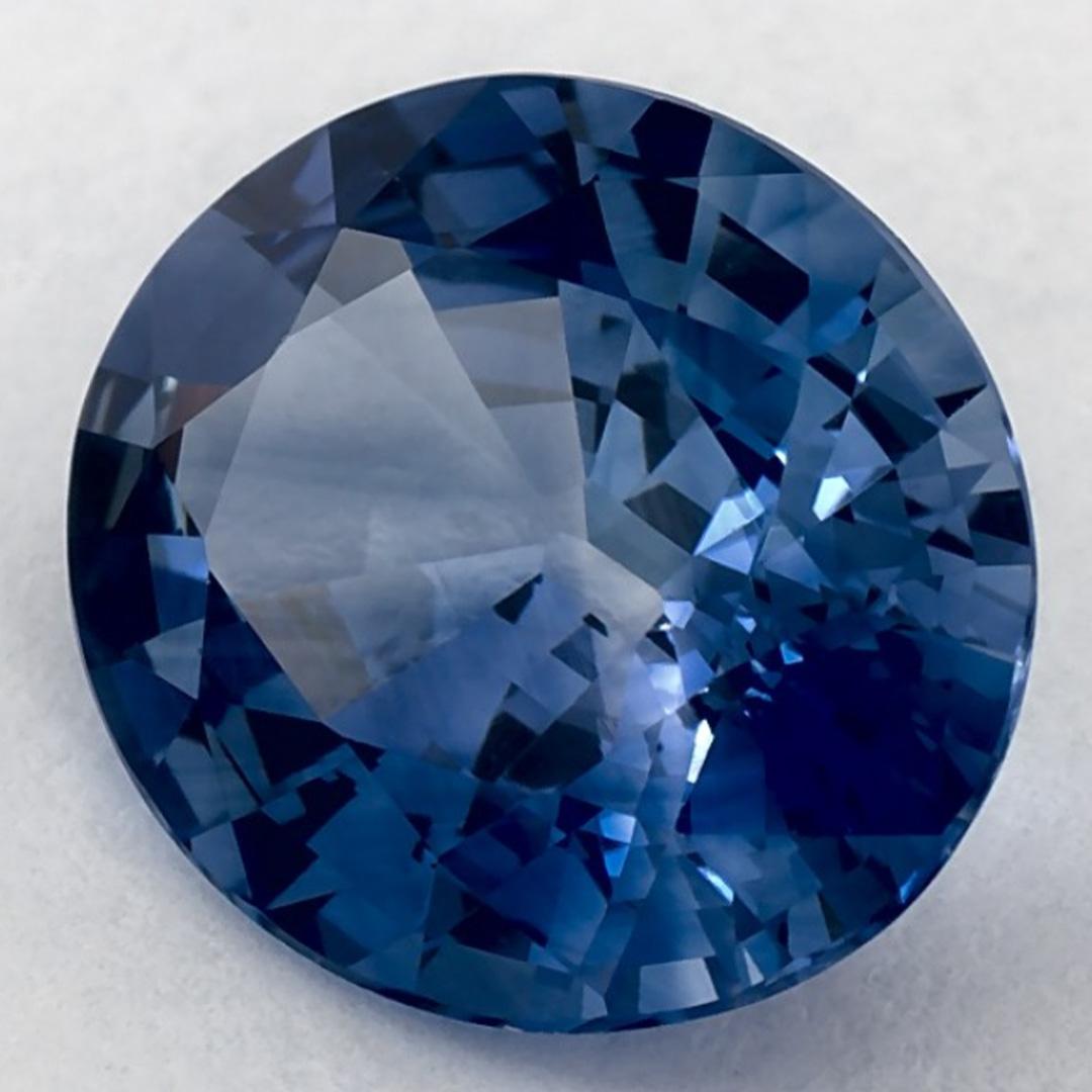 Dieser natürliche blaue Saphir bietet Eleganz und Raffinesse. Mit seiner satten Farbsättigung und seinem präzisen Schliff ist er das perfekte Herzstück für einen Verlobungsring oder ein luxuriöses Schmuckdesign.

Dieser Saphir stammt aus Sri Lanka