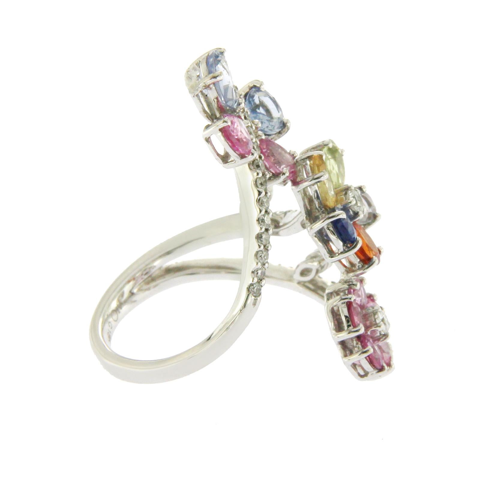 4.09 Ct Multi Sapphires & 0.36 Ct Diamonds 18k White Gold Flower Ring In Excellent Condition For Sale In Los Angeles, CA