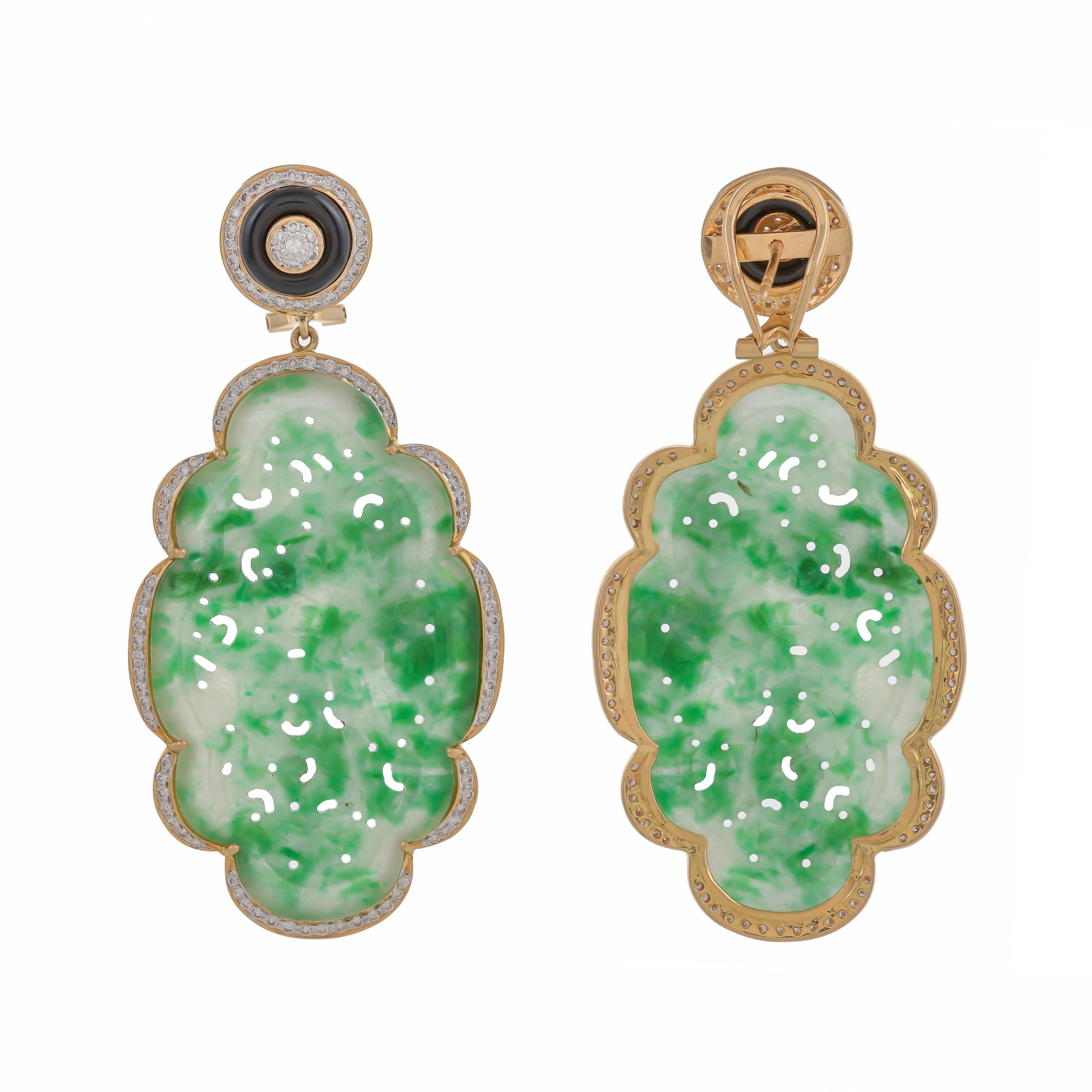 Modern 40.94 Carat Green Jade and Black Onyx Diamond 18 Karat Yellow Gold Earrings