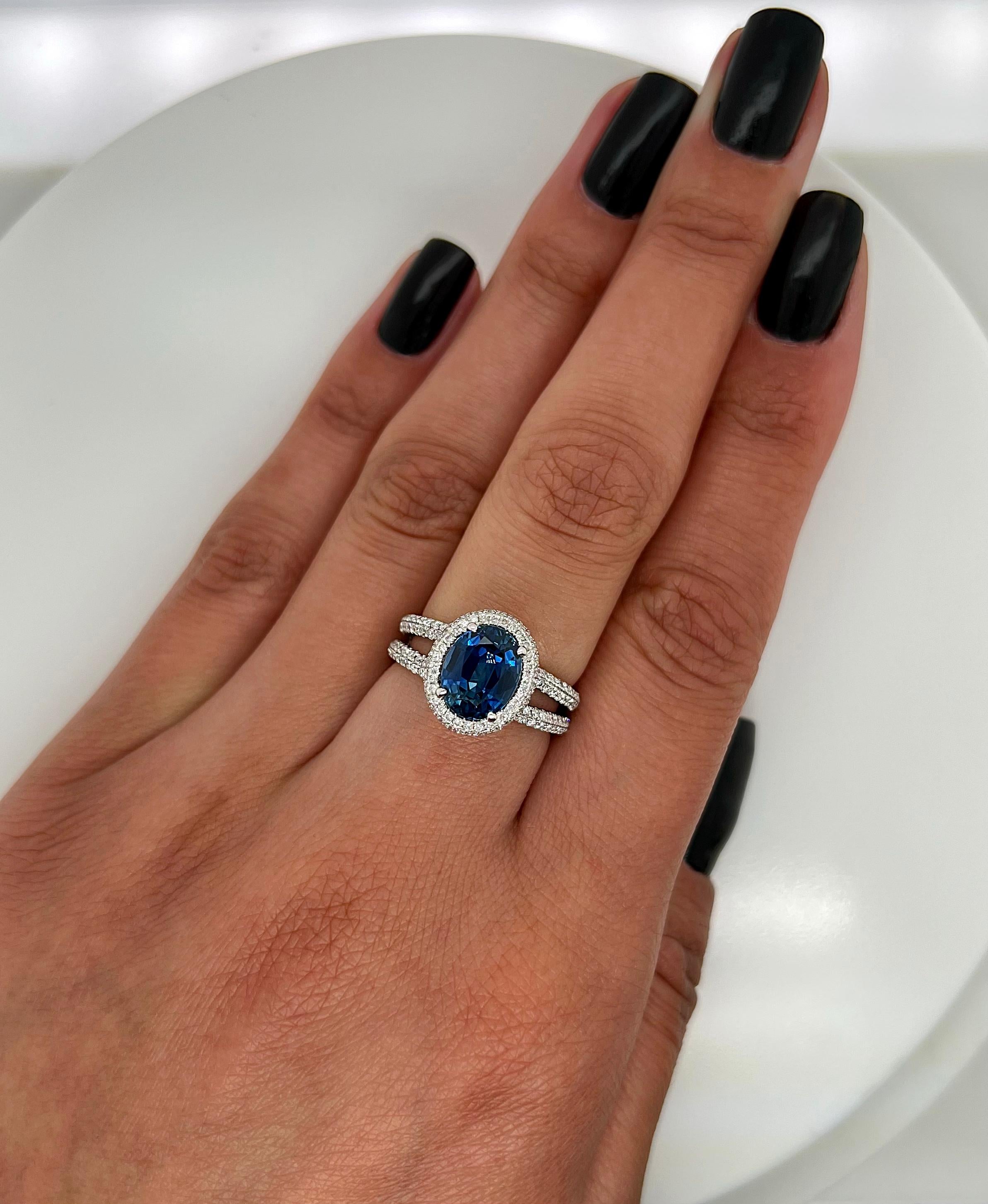 4.0 Total carat Sapphire and Diamond Halo Pave-Set Ladies Ring In New Condition For Sale In New York, NY