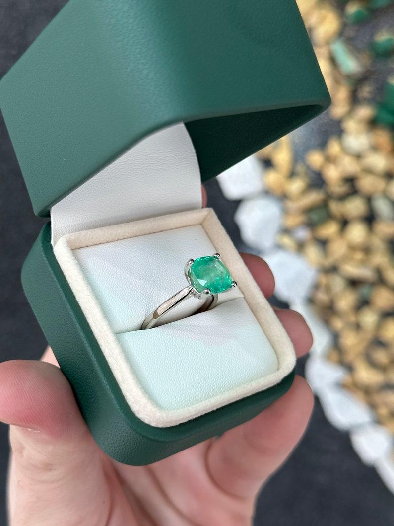 Emerald Cut 4.0ct 14K Vivid Green Colombian Emerald Solitaire Ring in 585 White Gold For Sale