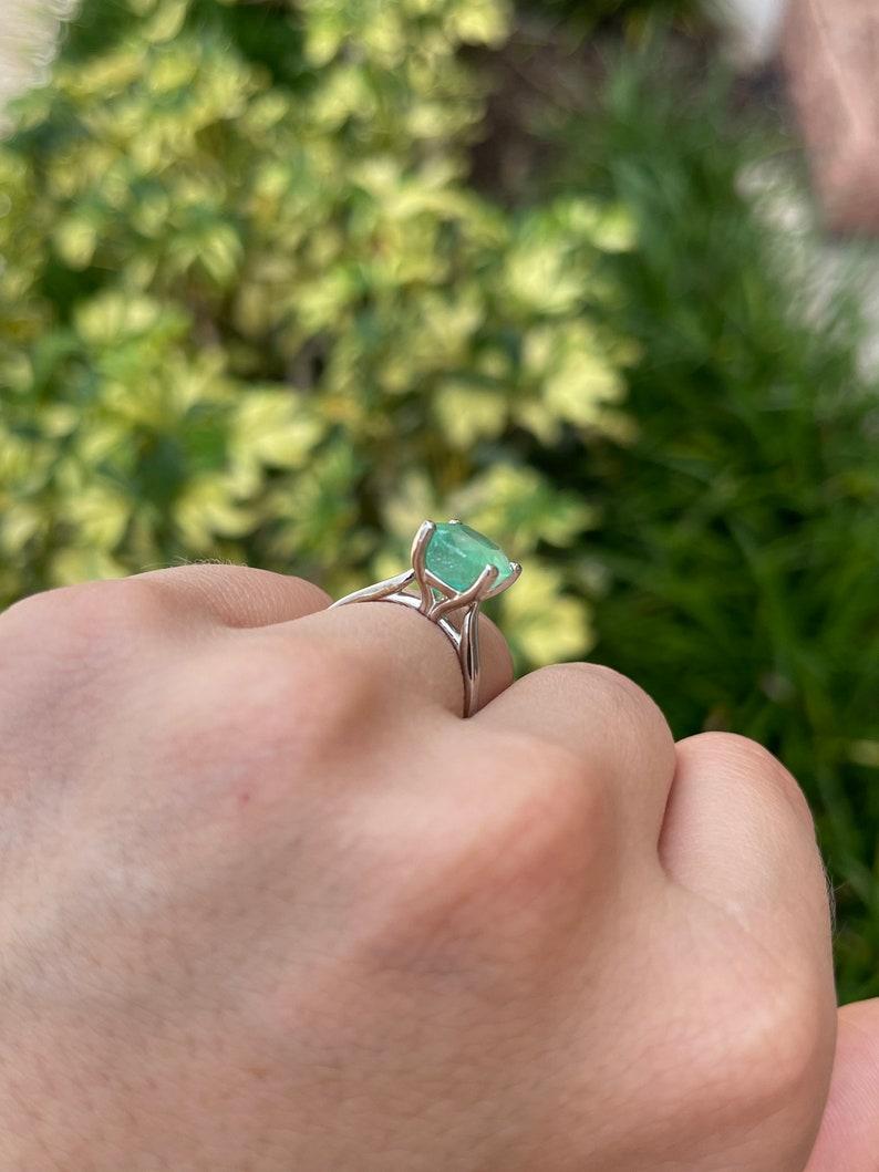4.0ct 14K Vivid Green Colombian Emerald Solitaire Ring in 585 White Gold For Sale 2