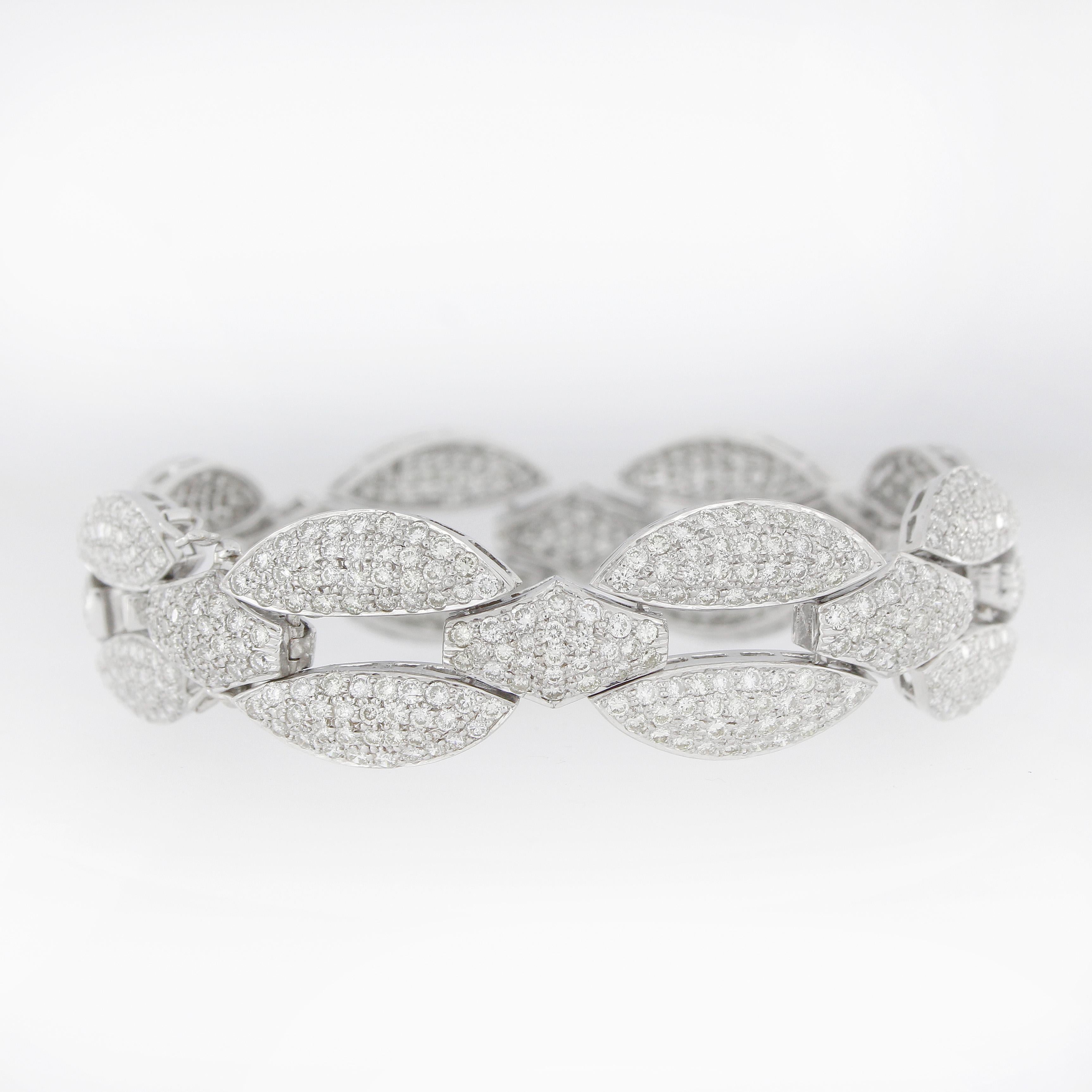 Women's 34.6 ct. Diamond Bracelet & Necklace White Gold Jewelry Set For Sale