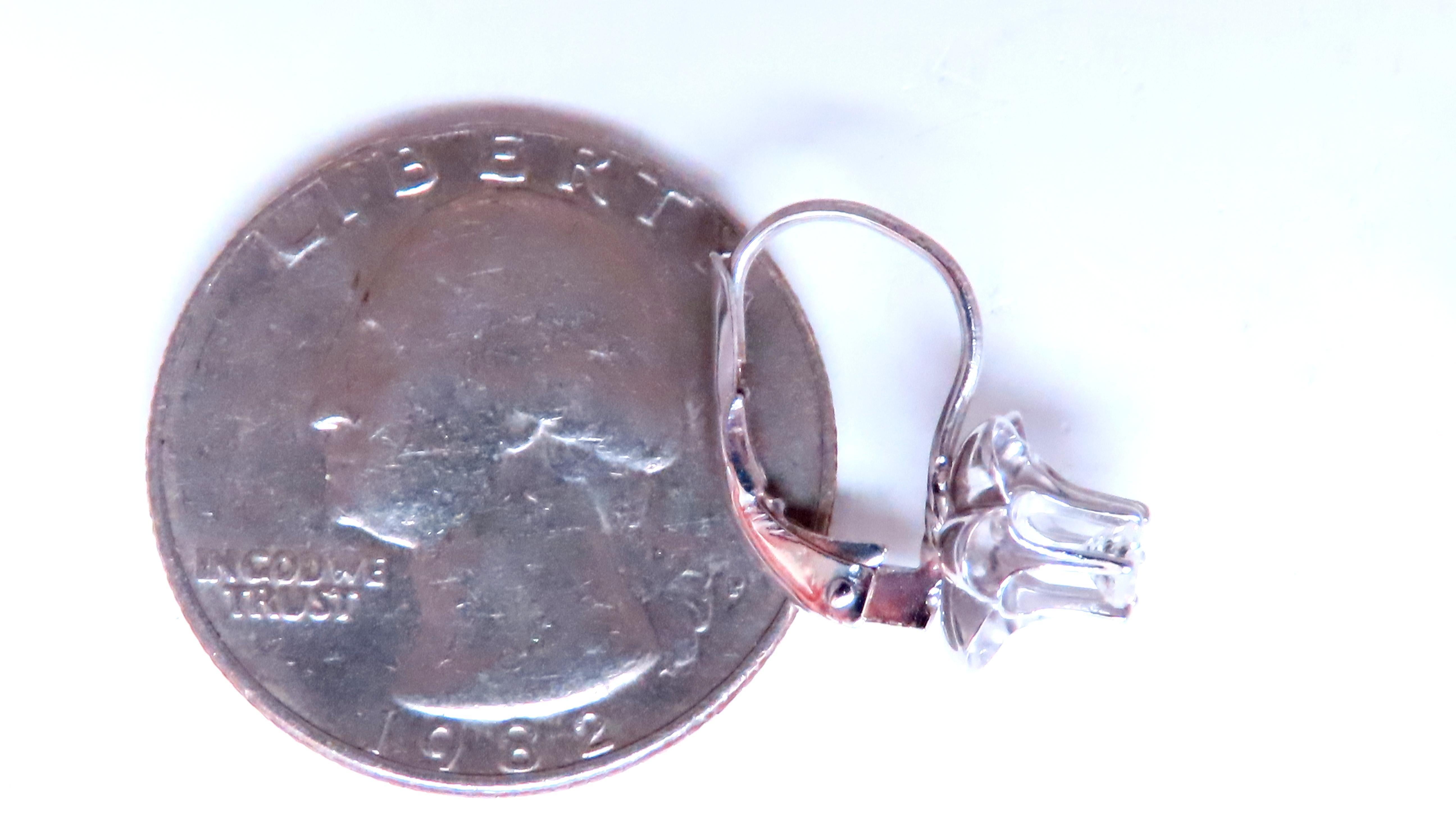 Contemporaneo Orecchini a filo europeo con diamante tondo naturale da .40ct 12488 in vendita