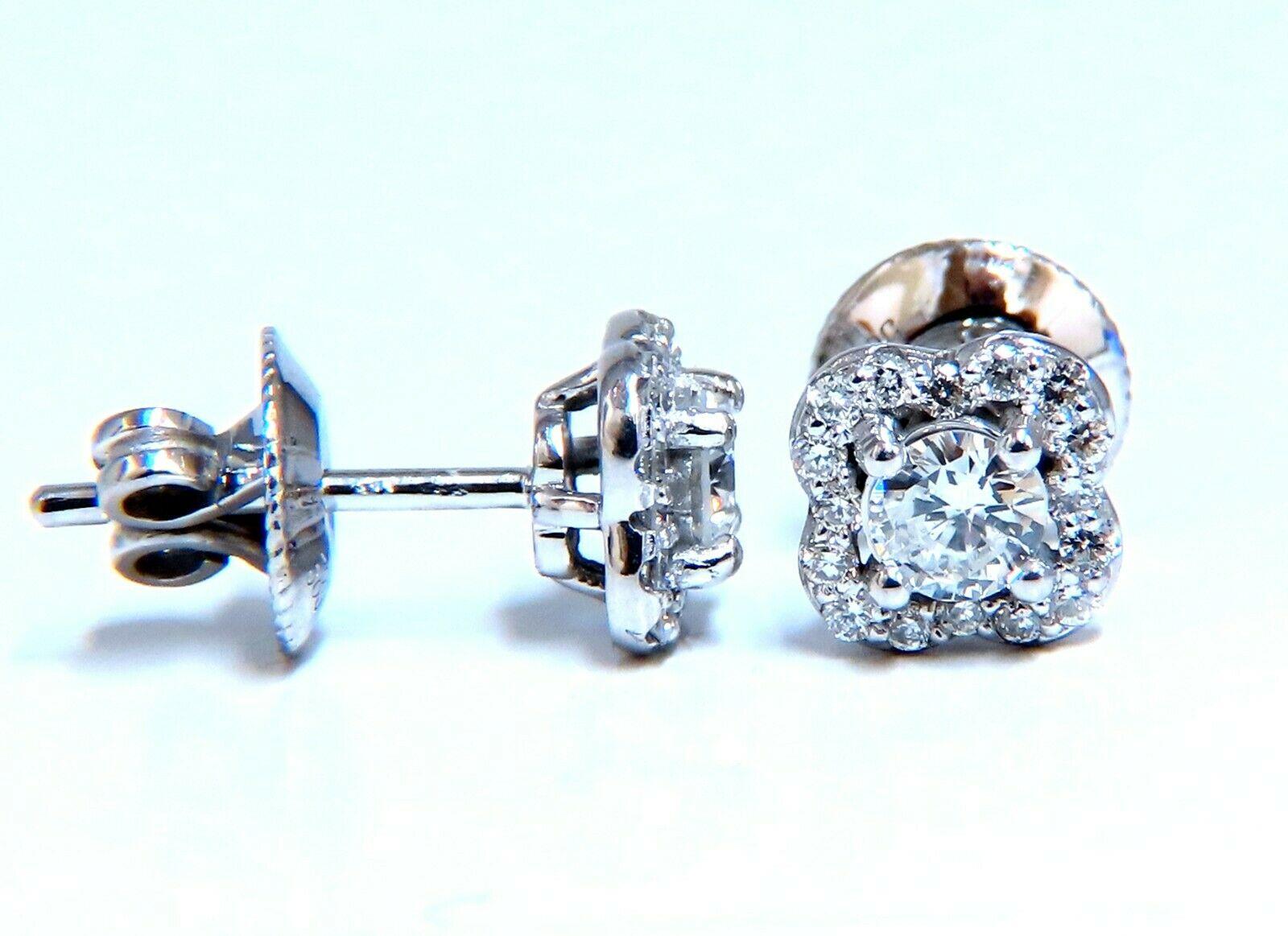 Boucles d'oreilles en diamant rond de .40ct 14 Karat Halo Neuf - En vente à New York, NY