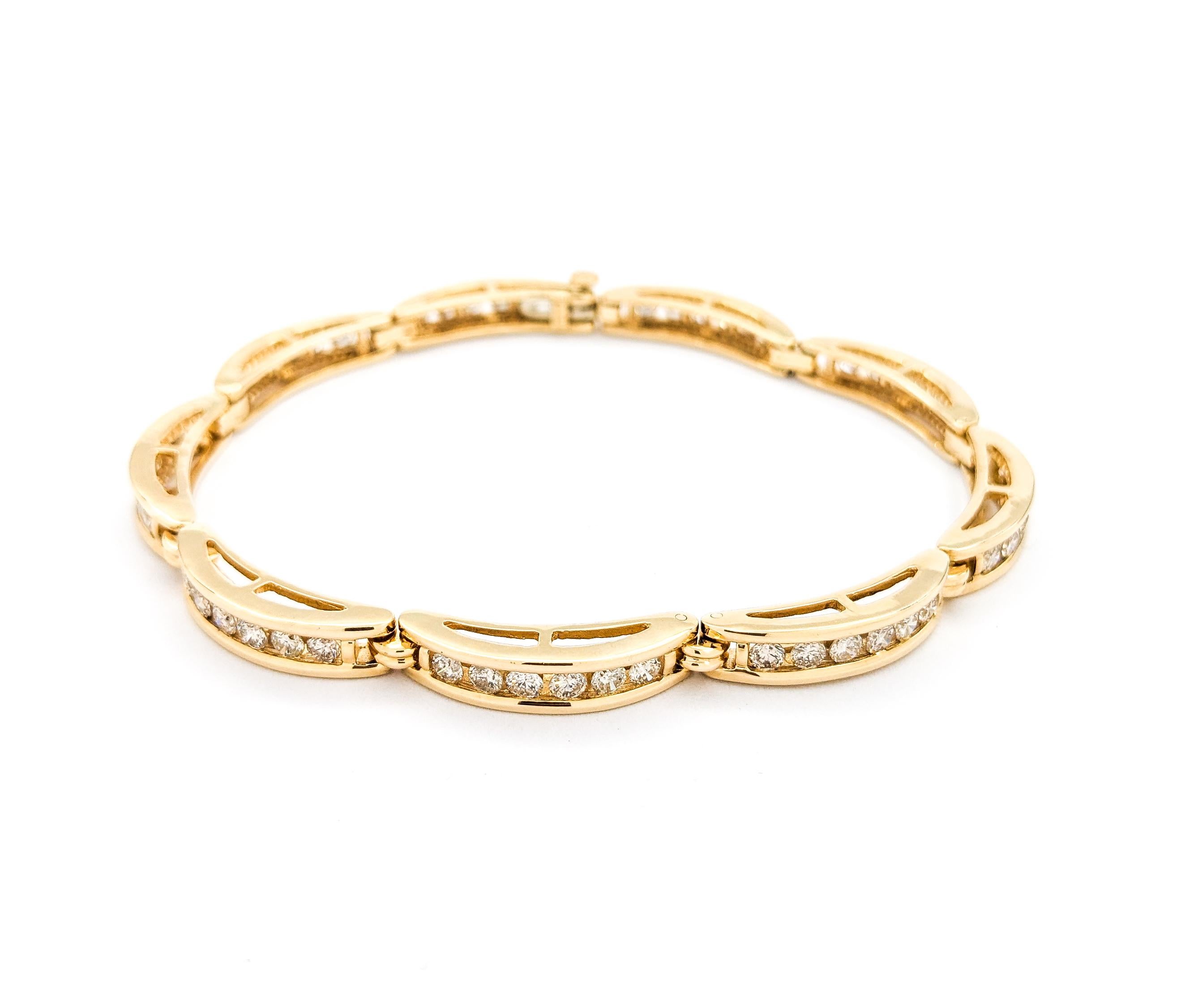 4.0ctw Diamond Tennis Bracelet In Yellow Gold For Sale 5