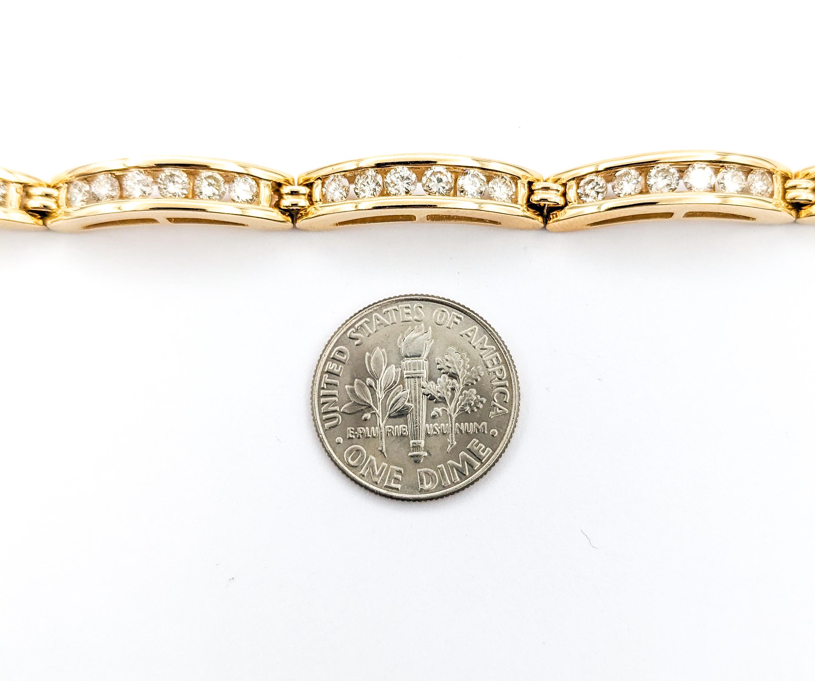 Contemporary 4.0ctw Diamond Tennis Bracelet In Yellow Gold For Sale