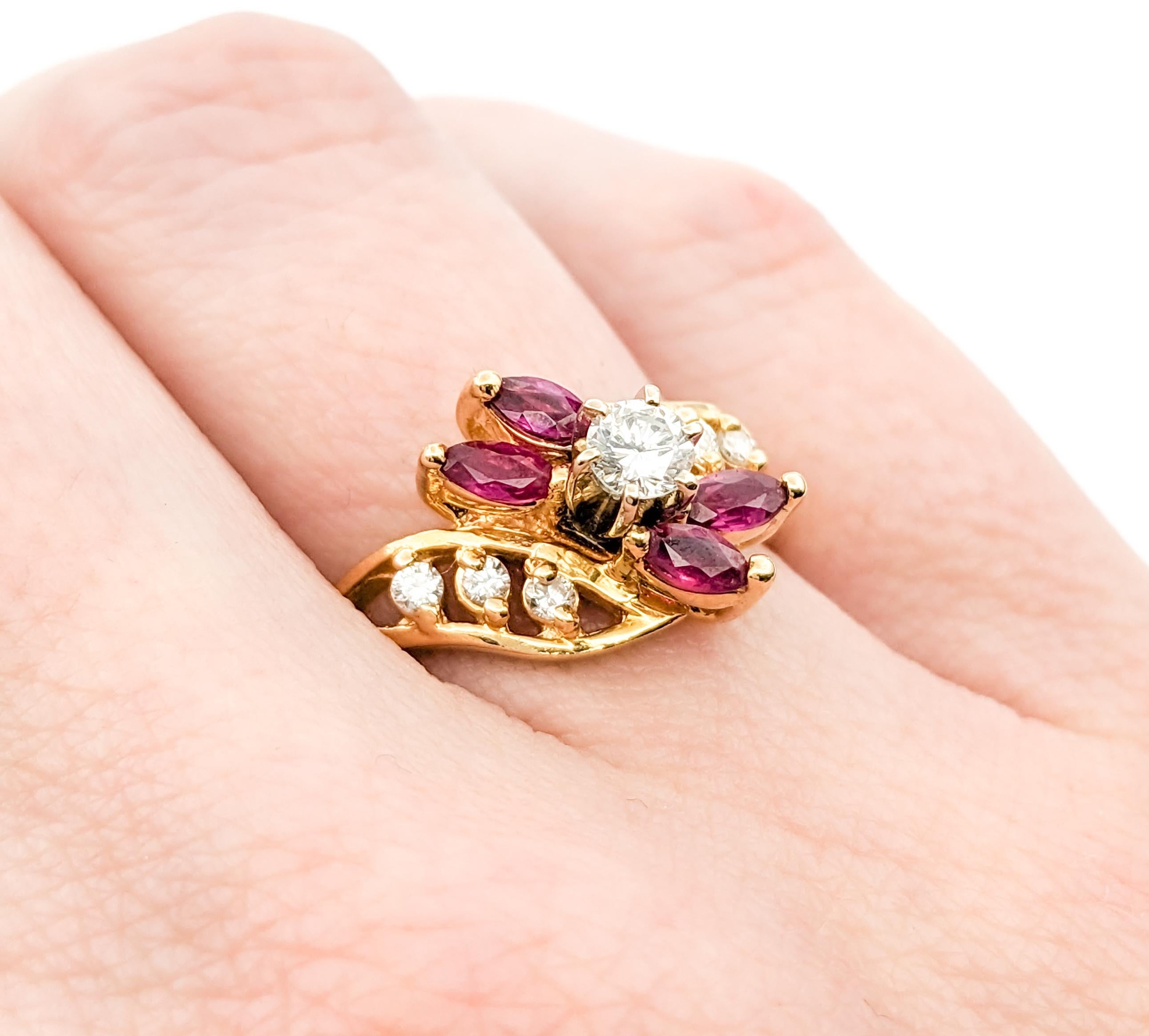 .40ctw Rubies & Diamonds Ring In Yellow Gold In Excellent Condition For Sale In Bloomington, MN