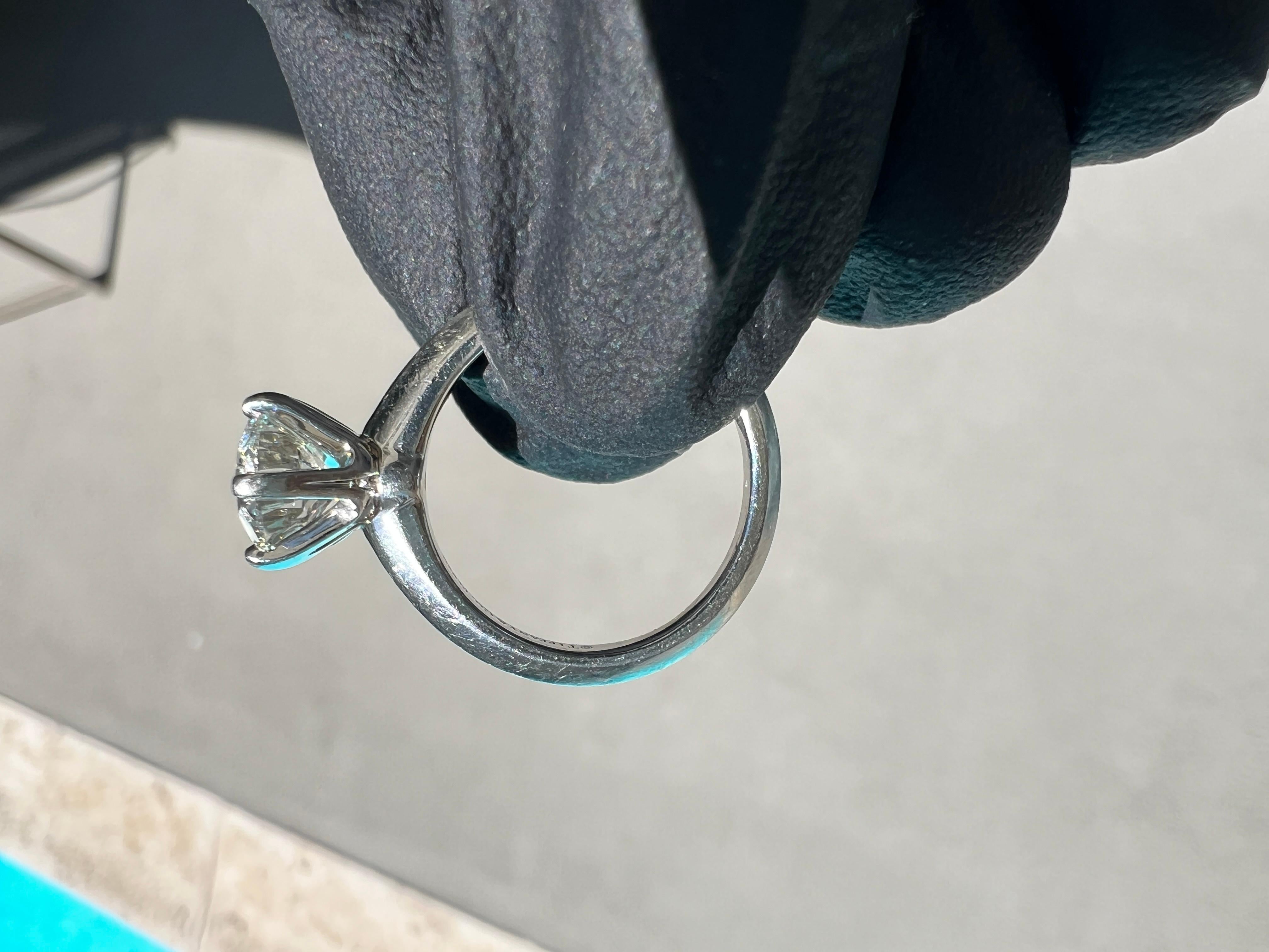 $40k MSRP Tiffany & Co 1.78  I/VS2 Round Diamond Plat Engagement Ring Size 5.25 In Excellent Condition For Sale In West Hollywood, CA