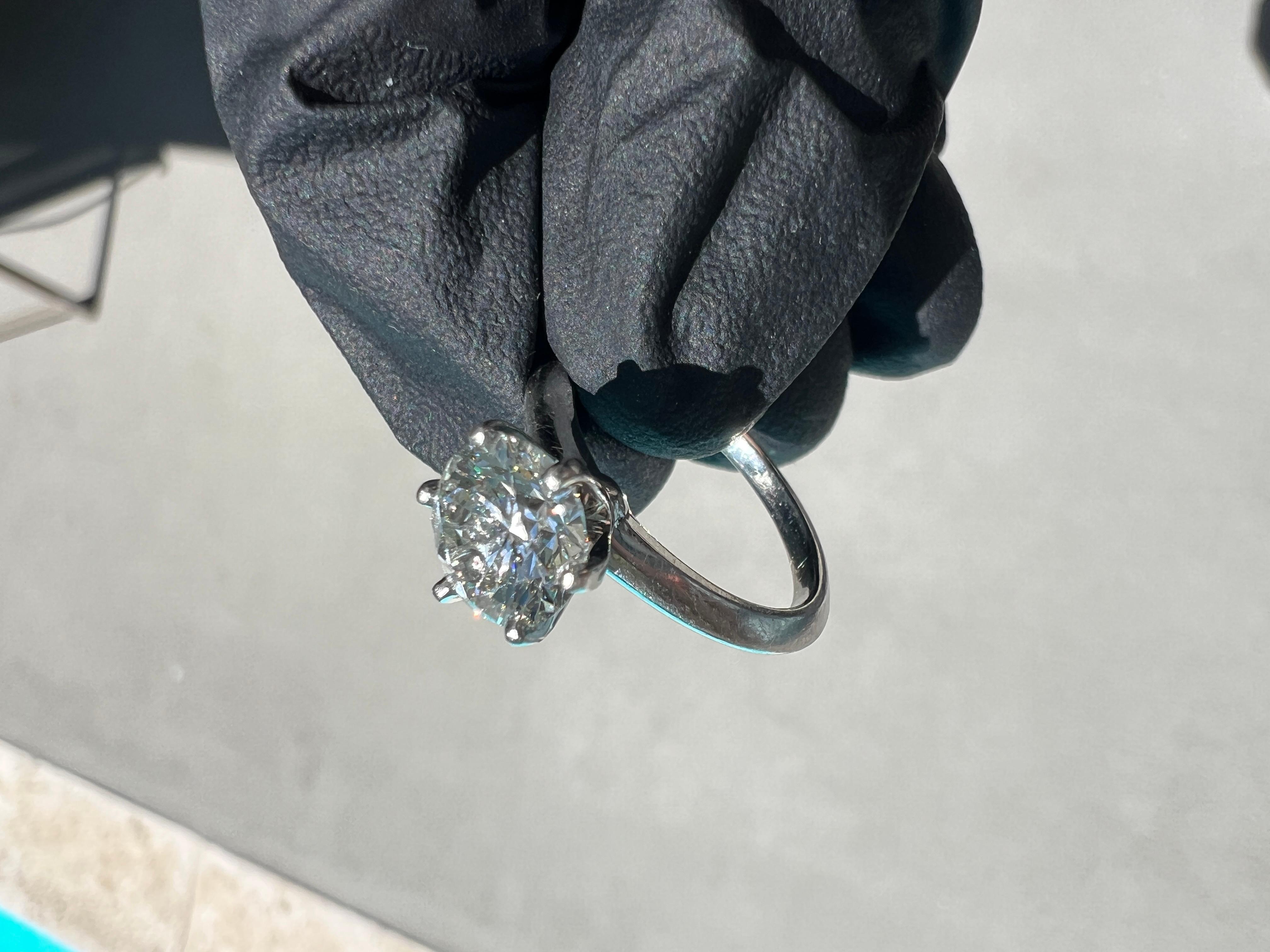 Women's $40k MSRP Tiffany & Co 1.78  I/VS2 Round Diamond Plat Engagement Ring Size 5.25 For Sale