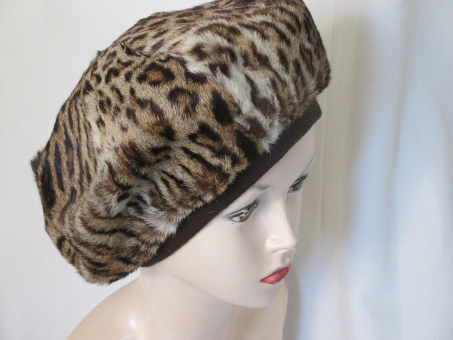 40's Chic Panthere Print Fur Baret Hat In Good Condition In Amsterdam, NL