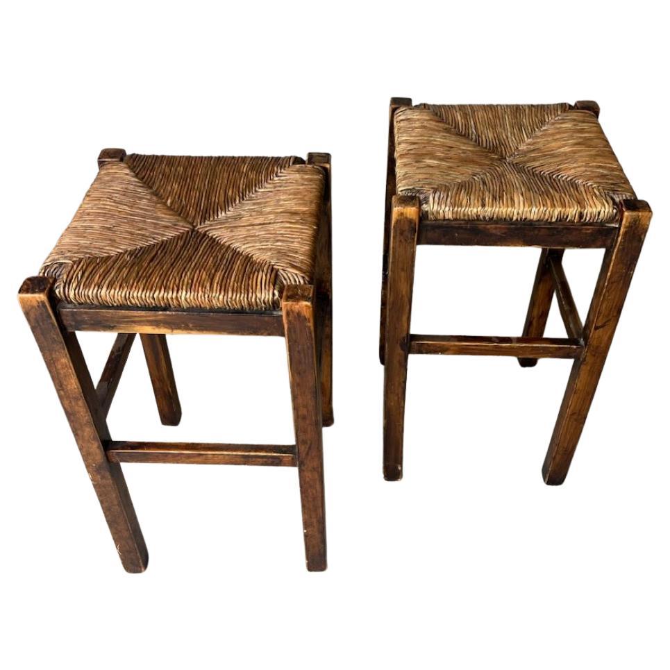 Coppia di sgabelli in legno con sedile a canna del 1940