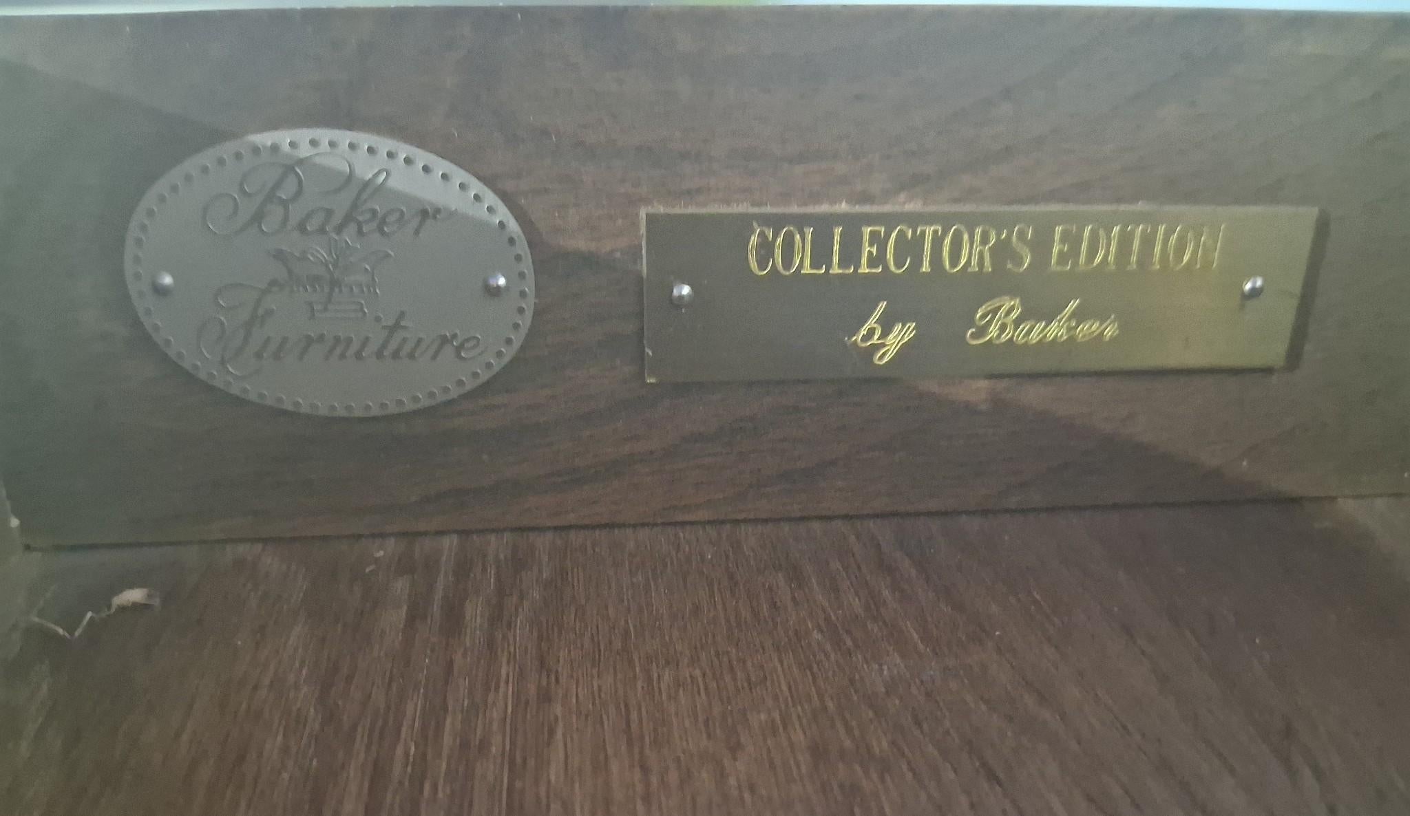 40's Traditional style Executive Writing Desk Collectors Edition Baker Furniture en vente 2
