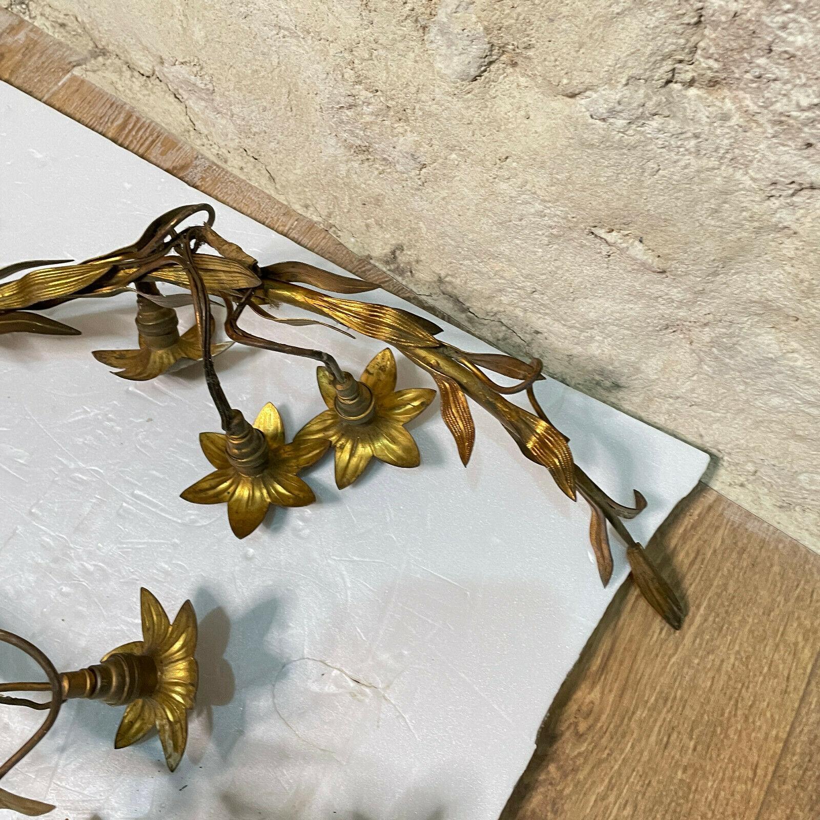 40er Jahre XL Französische 11flammige Wandleuchte aus vergoldeter Bronze in geblümter Form/Szene von Maison Jansen im Angebot 2