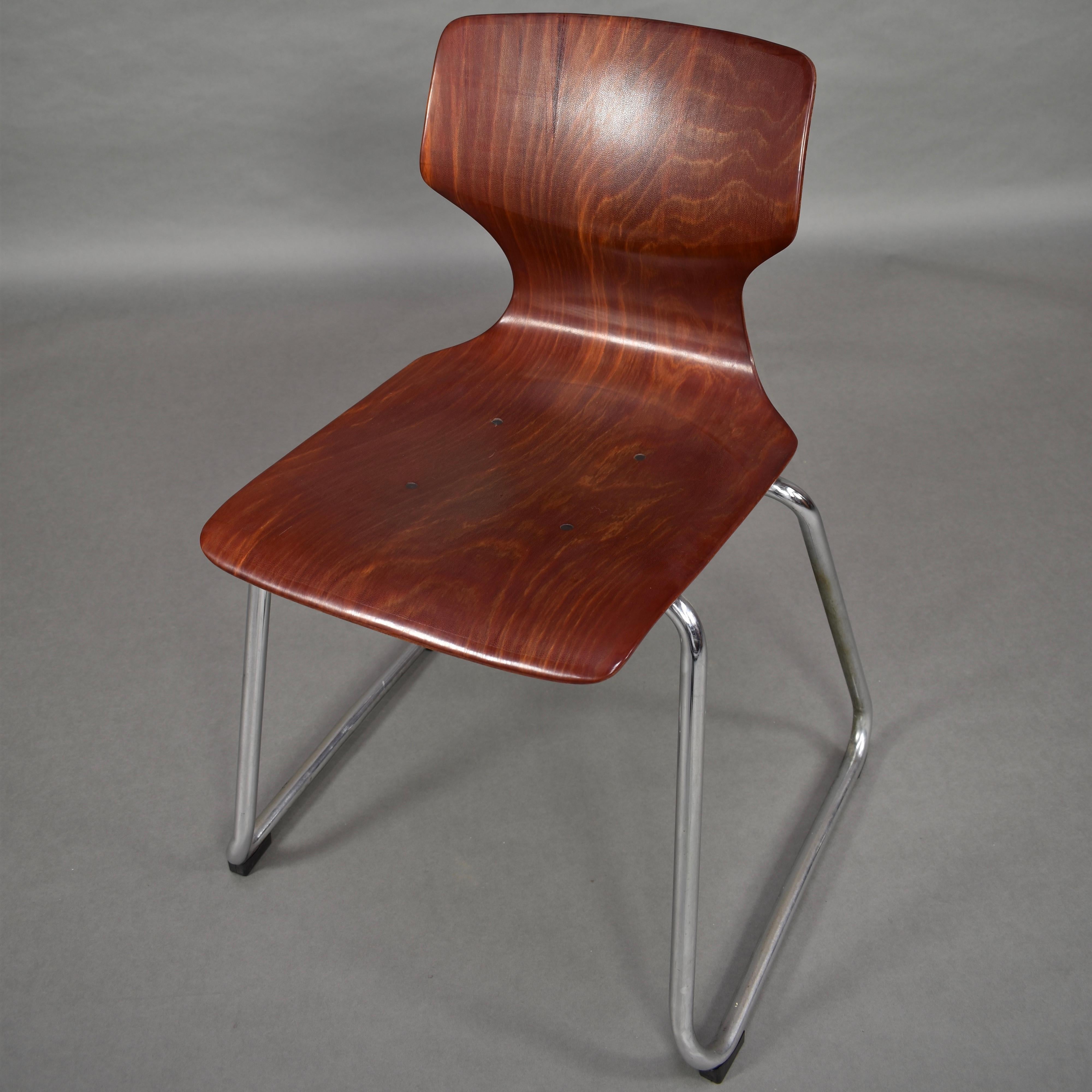 40 Elmar Flototto Pagholz Stacking Chairs, Germany, 1970s 4