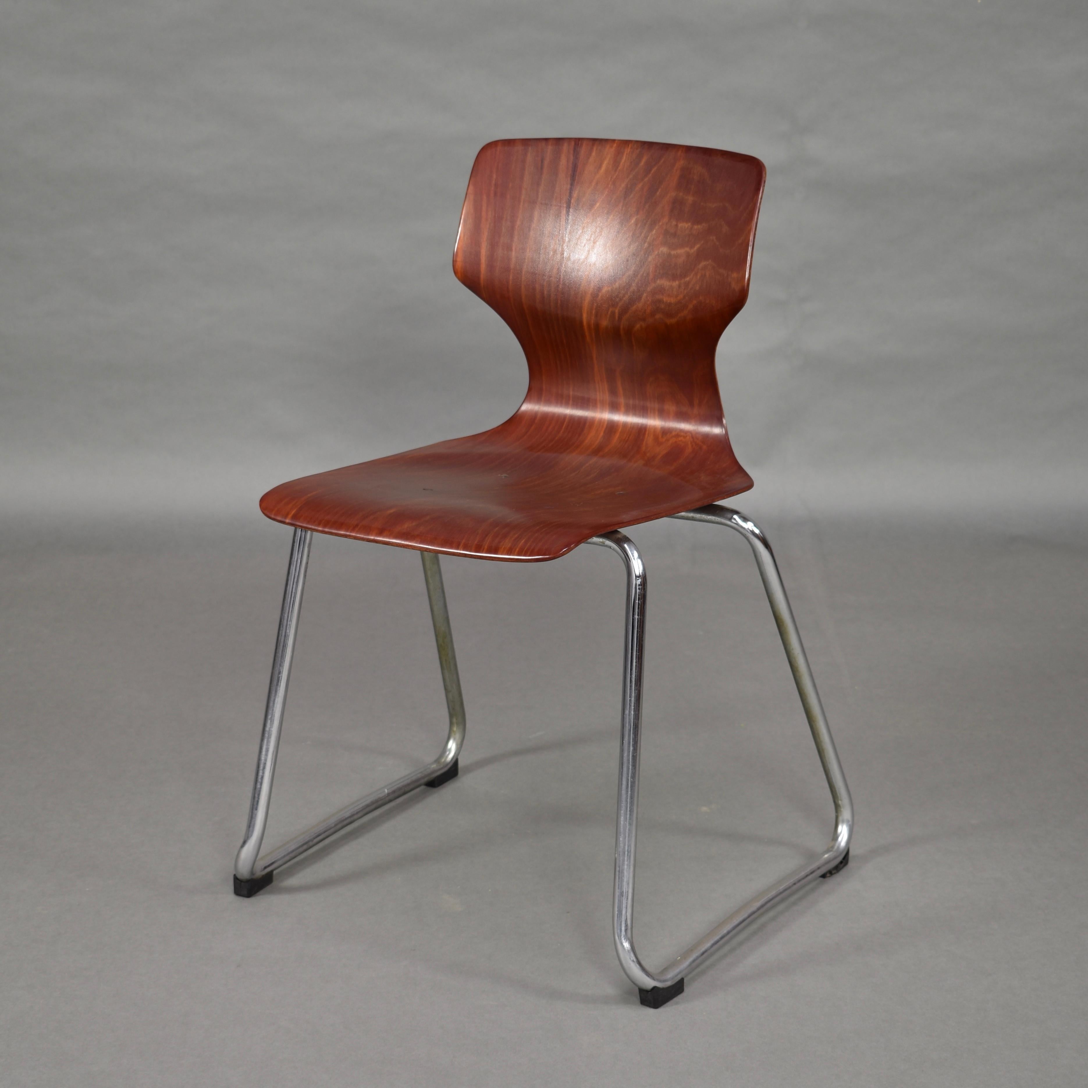 40 Elmar Flototto Pagholz Stacking Chairs, Germany, 1970s 3