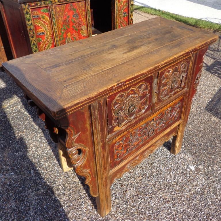 19th Century Qing Antique Chinese Alter Console In Good Condition For Sale In Pasadena, TX