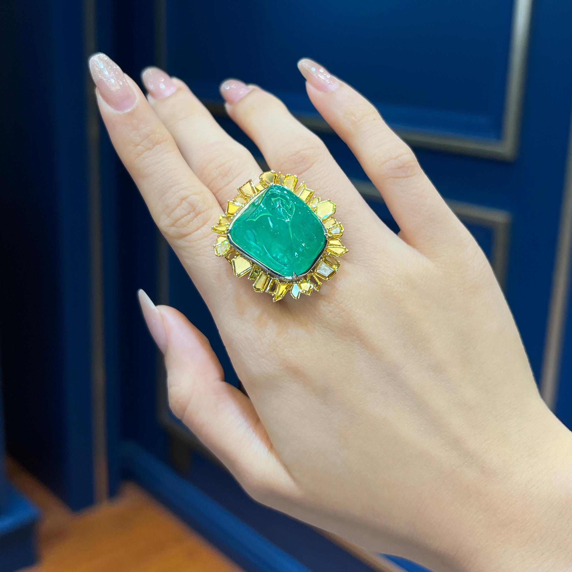 41 Carat Emerald & 4.37 Carat Fancy Color Diamond 
