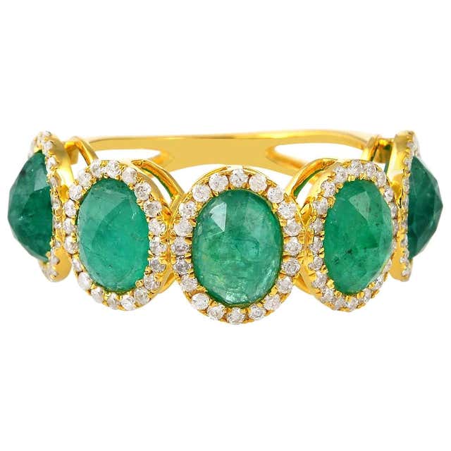 18 Carat Gold Emerald Diamond Band Ring For Sale at 1stDibs