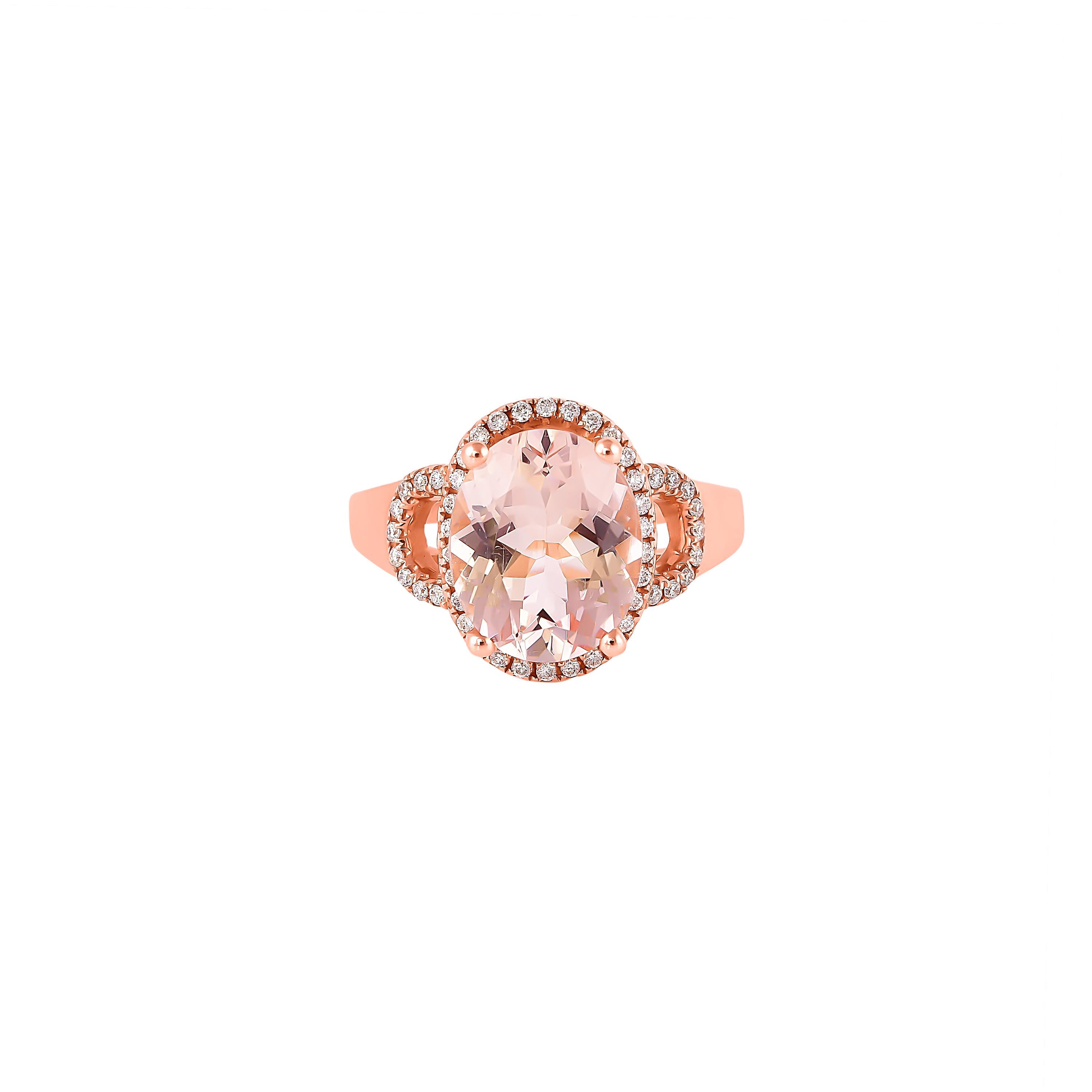Contemporary 4.1 Carat Morganite and Diamond Ring in 18 Karat Rose Gold For Sale