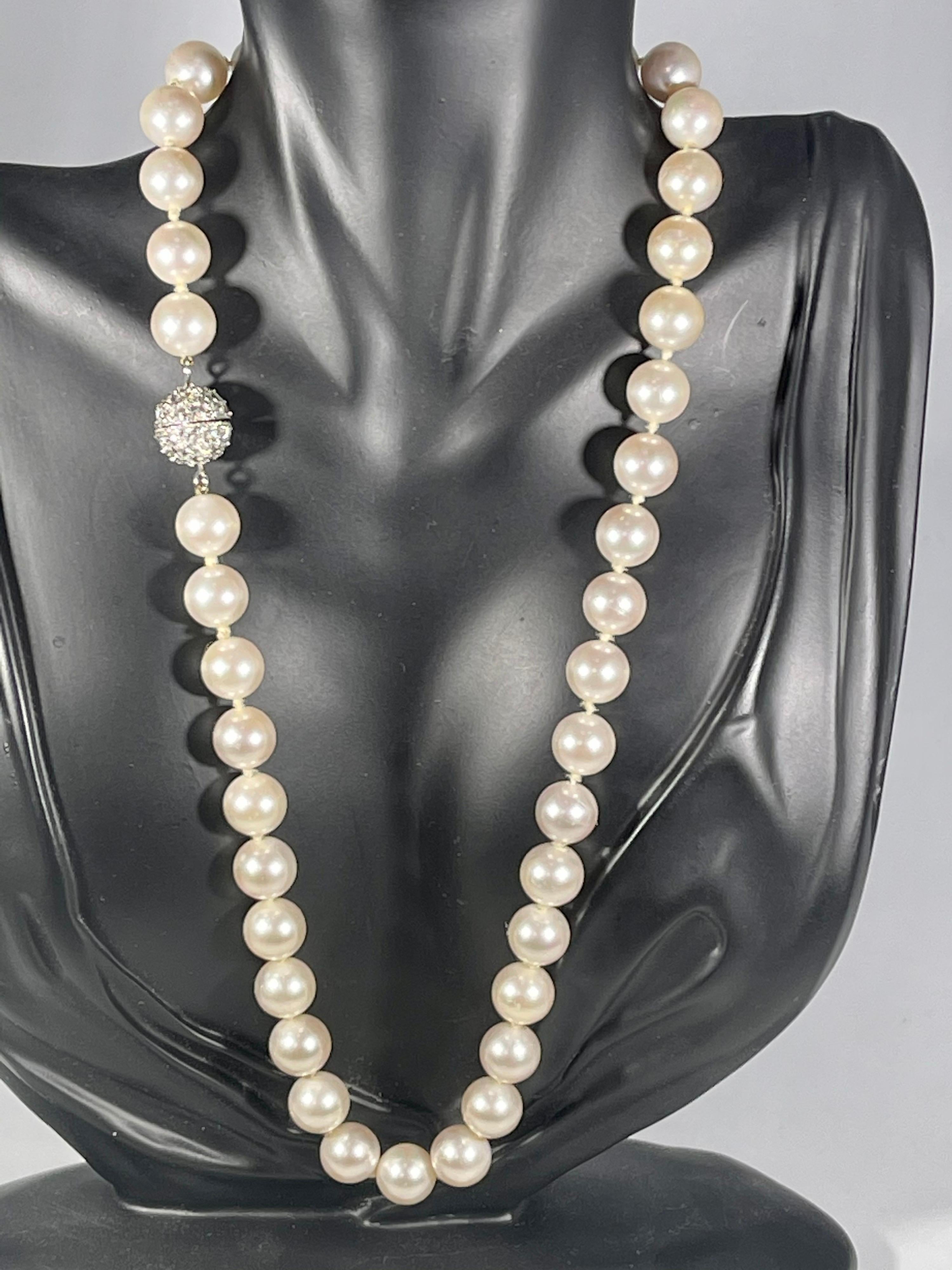 41 Round Akoya Pearls Strand Necklace Set in Metal Ball Clasp For Sale 7