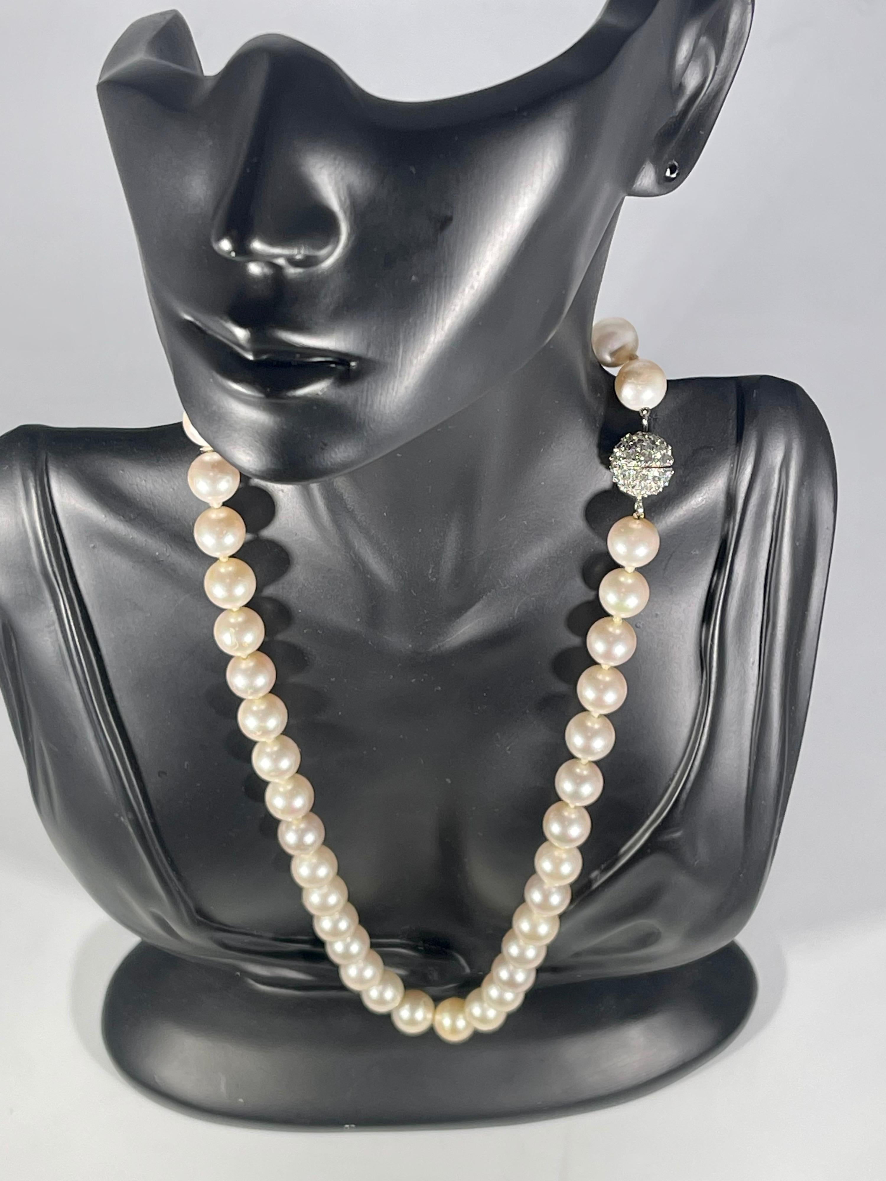 41 Round Akoya Pearls Strand Necklace Set in Metal Ball Clasp For Sale 8