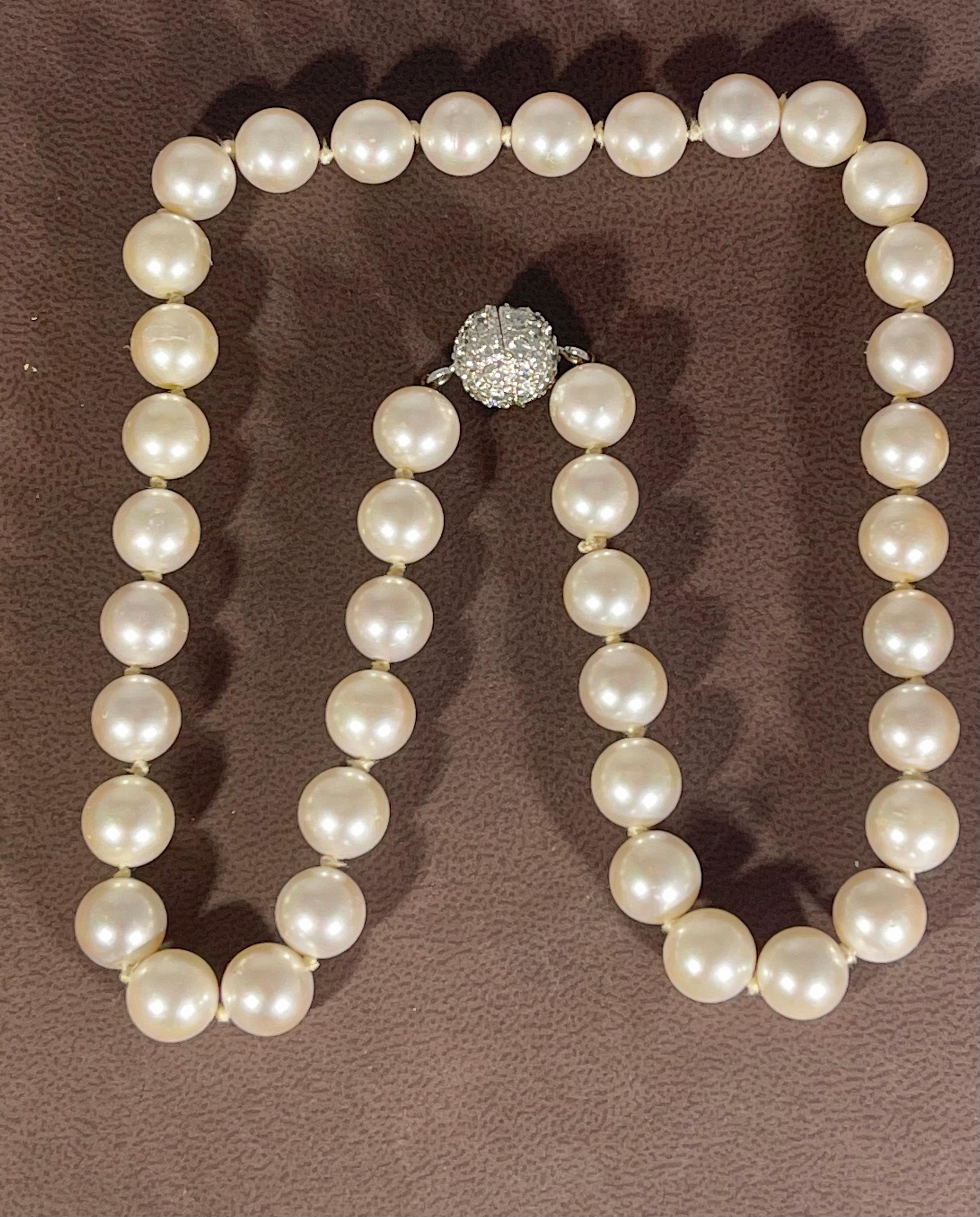 41 Round Akoya Pearls Strand Necklace Set in Metal Ball Clasp For Sale 4