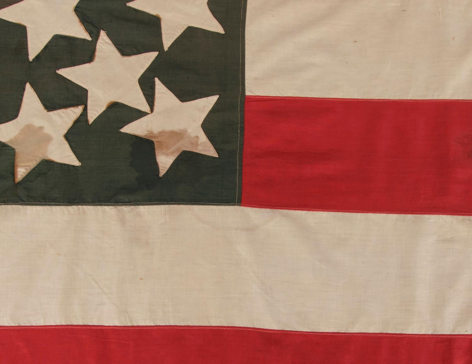 41 Sterne in einem linearen Muster mit gedrechselten Sternen, Montana Statehood American Flagge (amerikanisch) im Angebot