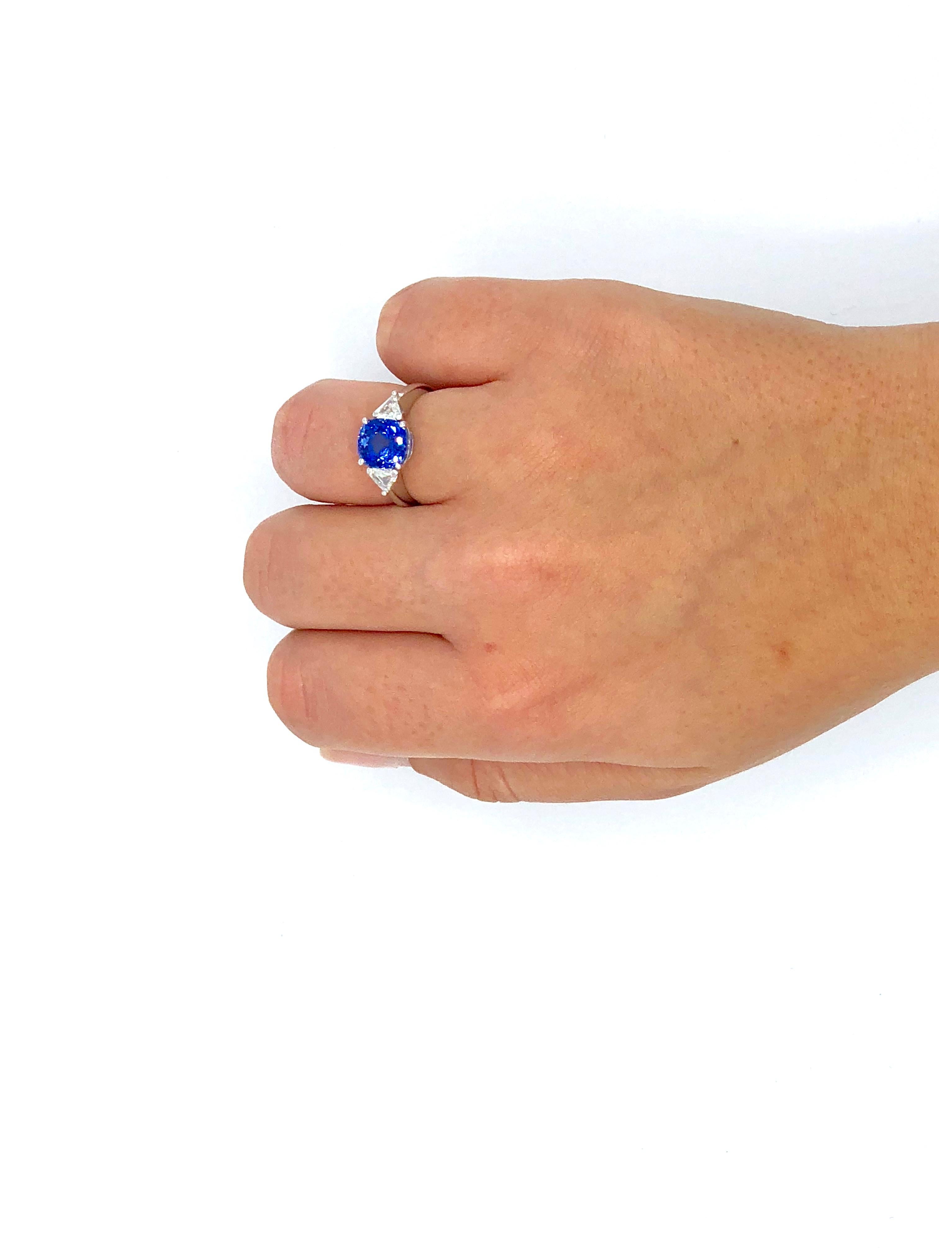 Women's 4.10 Carat Ceylon No Heat Blue Sapphire and Diamond Engagent Ring For Sale