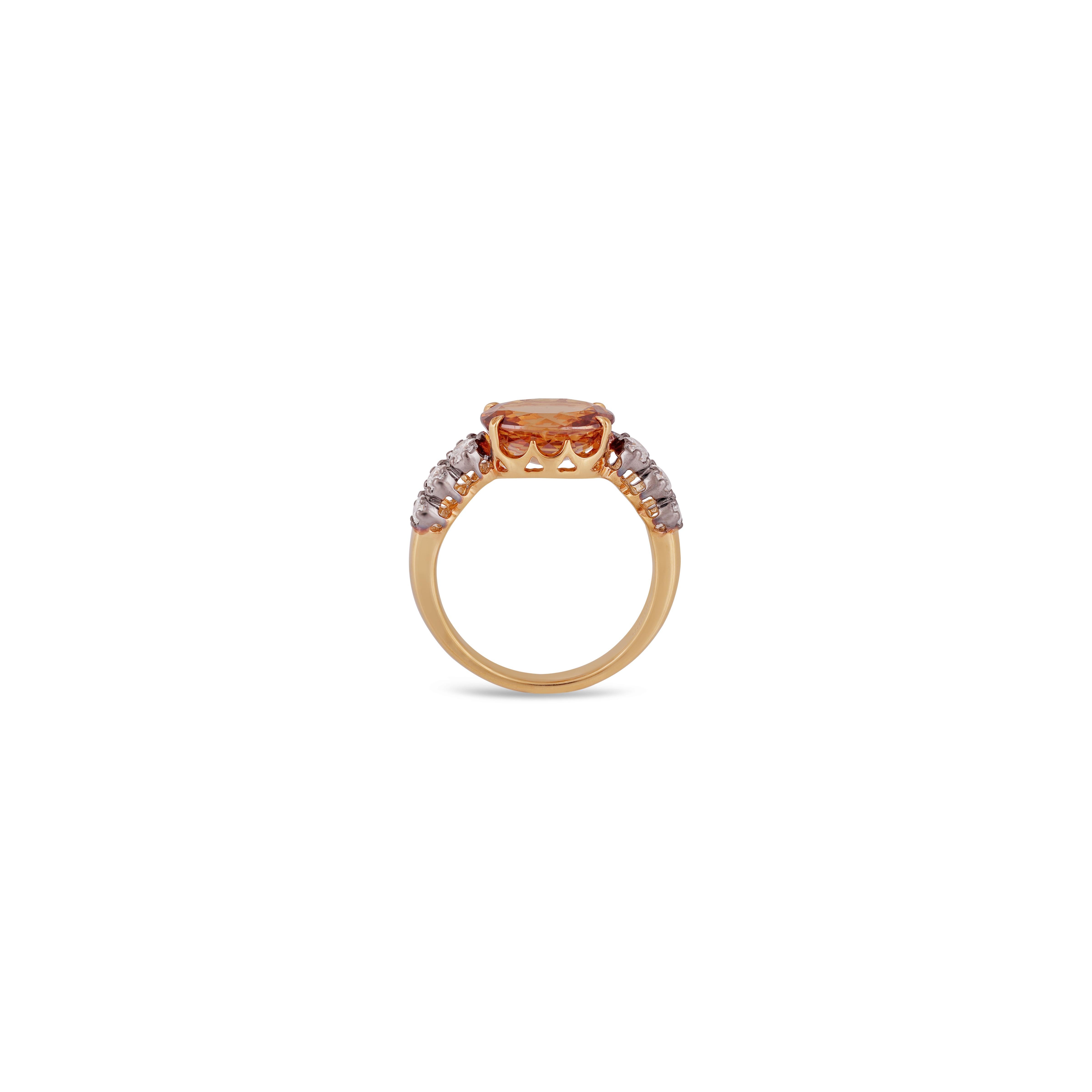 Contemporary 4.10 Carat Clear Garnet  & Diamond Wedding Ring in 18Karat Gold For Sale