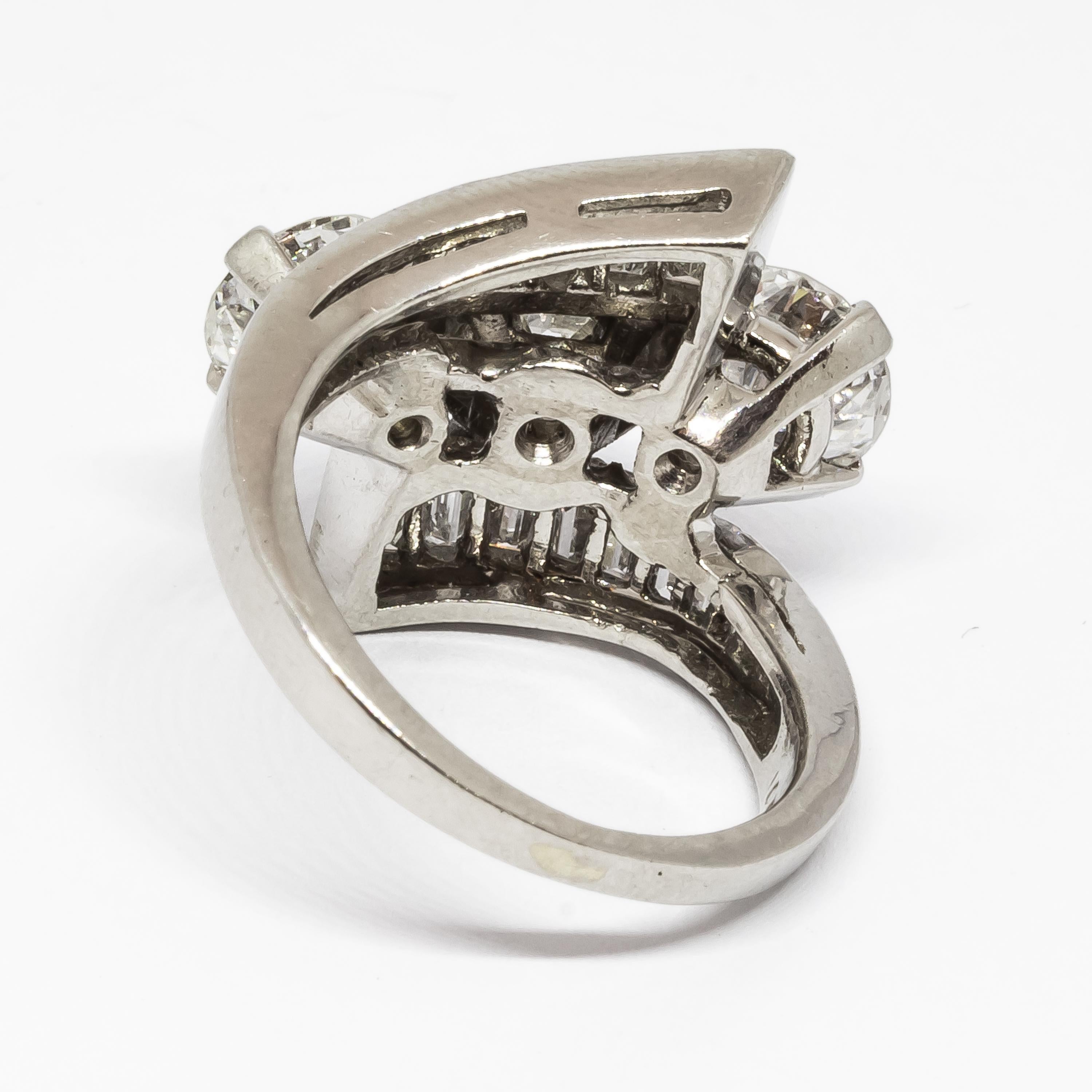 4.10 Carat Diamond Crossover Platinum Ring, circa 1940 In Good Condition In London, GB