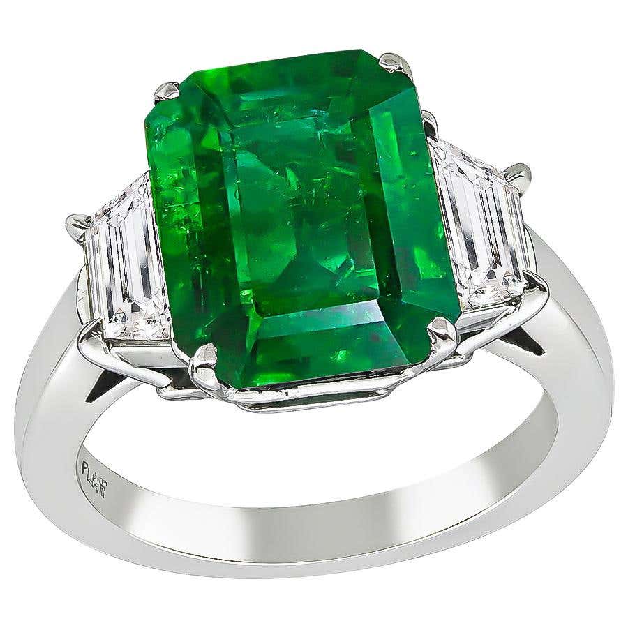 4.10 Carat Emerald Cut Diamond Sapphire Gold Ring For Sale at 1stdibs