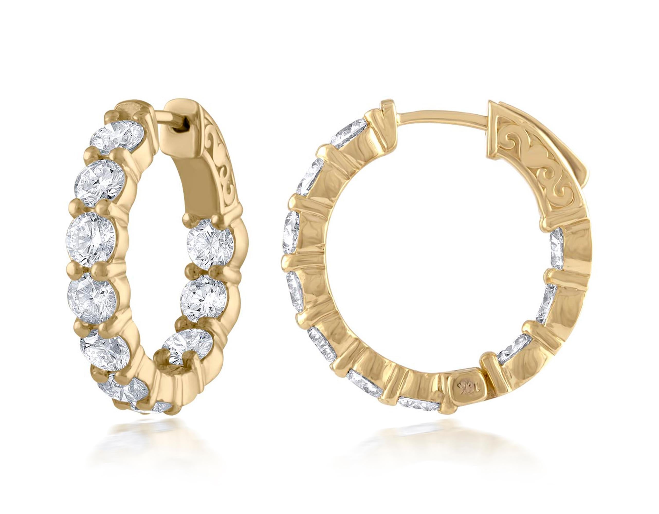 4.10 Carat Inside Out Diamond Hoop Earrings, 0.20 Carat Each In New Condition In New York, NY