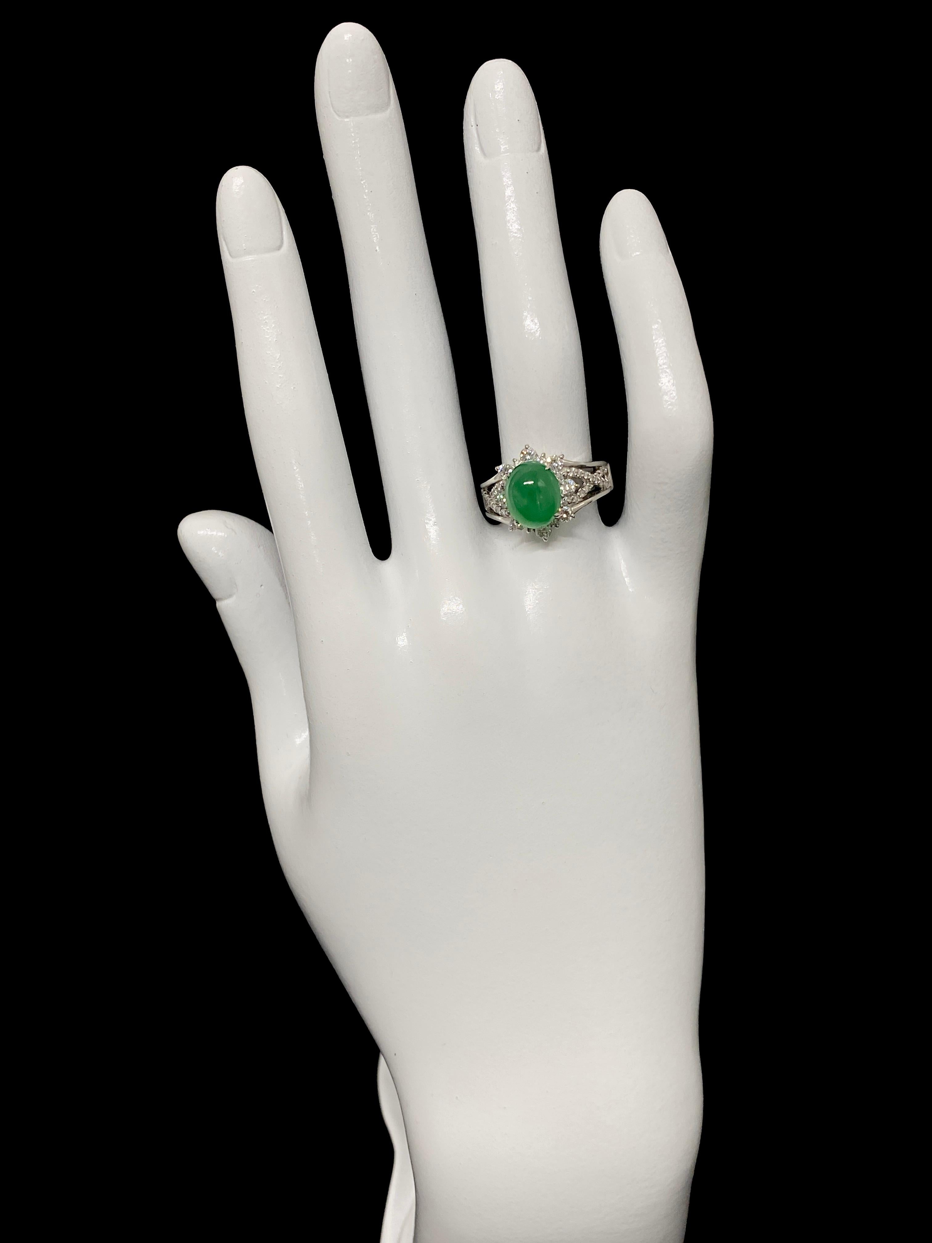 4.10 Carat Natural Apple Green Jadeite and Diamond Cocktail Ring Set in Platinum In Excellent Condition In Tokyo, JP