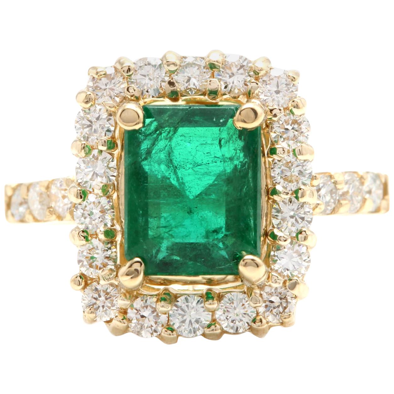 4.10 Carat Natural Emerald and Diamond 14 Karat Solid Yellow Gold Ring For Sale