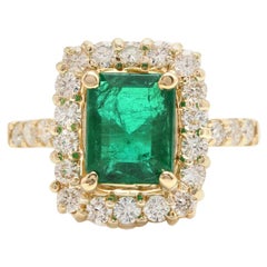 4,10 Karat natürlicher Smaragd und Diamant 18 Karat massiver Gelbgold Ring