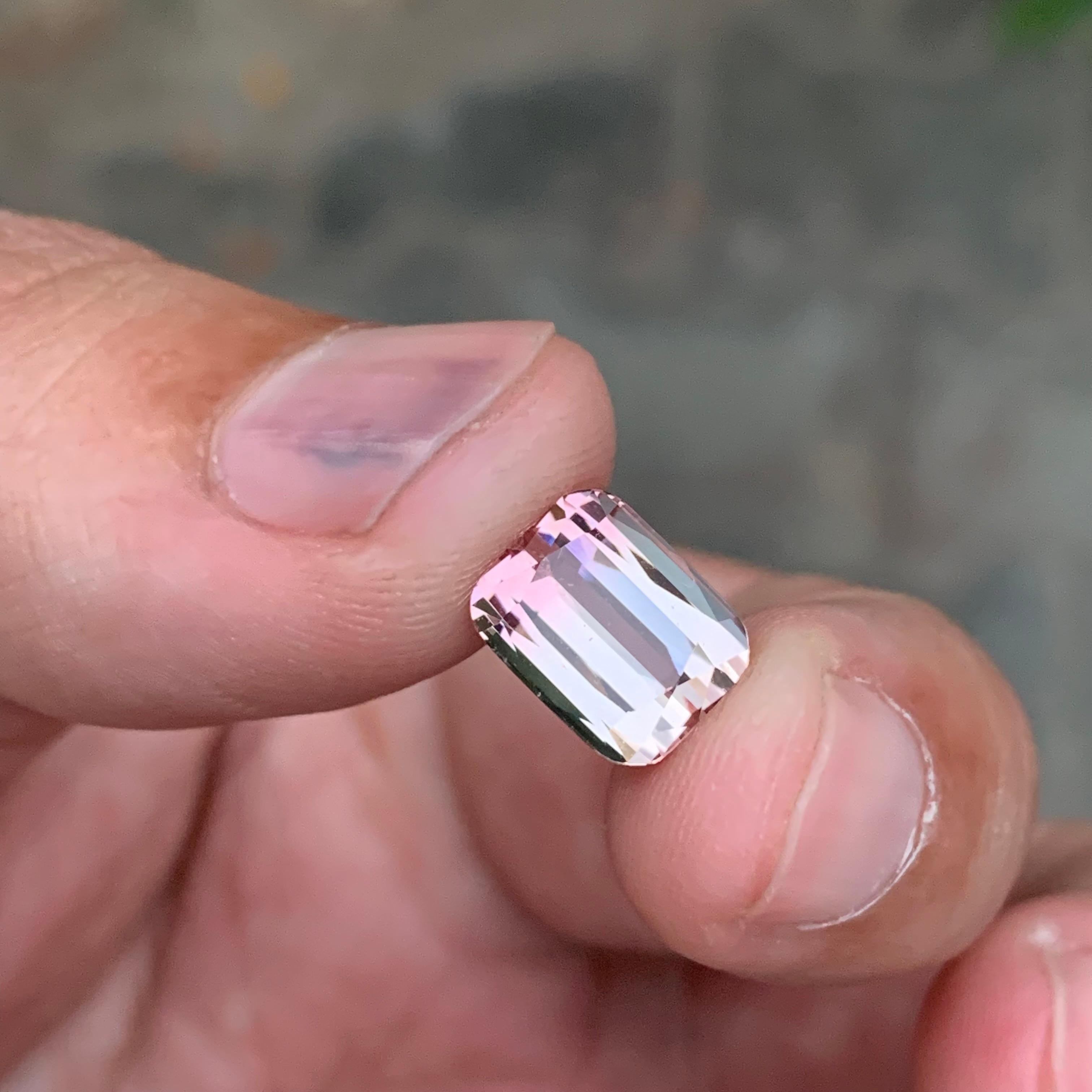 4.10 Carat Natural Loose Bi Colour Tourmaline Cushion Shape Gemstone (pierre précieuse en forme de coussin) en vente 4