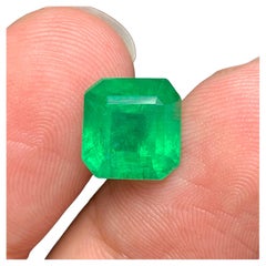 4.10 Carat Natural Loose Emerald Gemstone From Swat, Pakistan