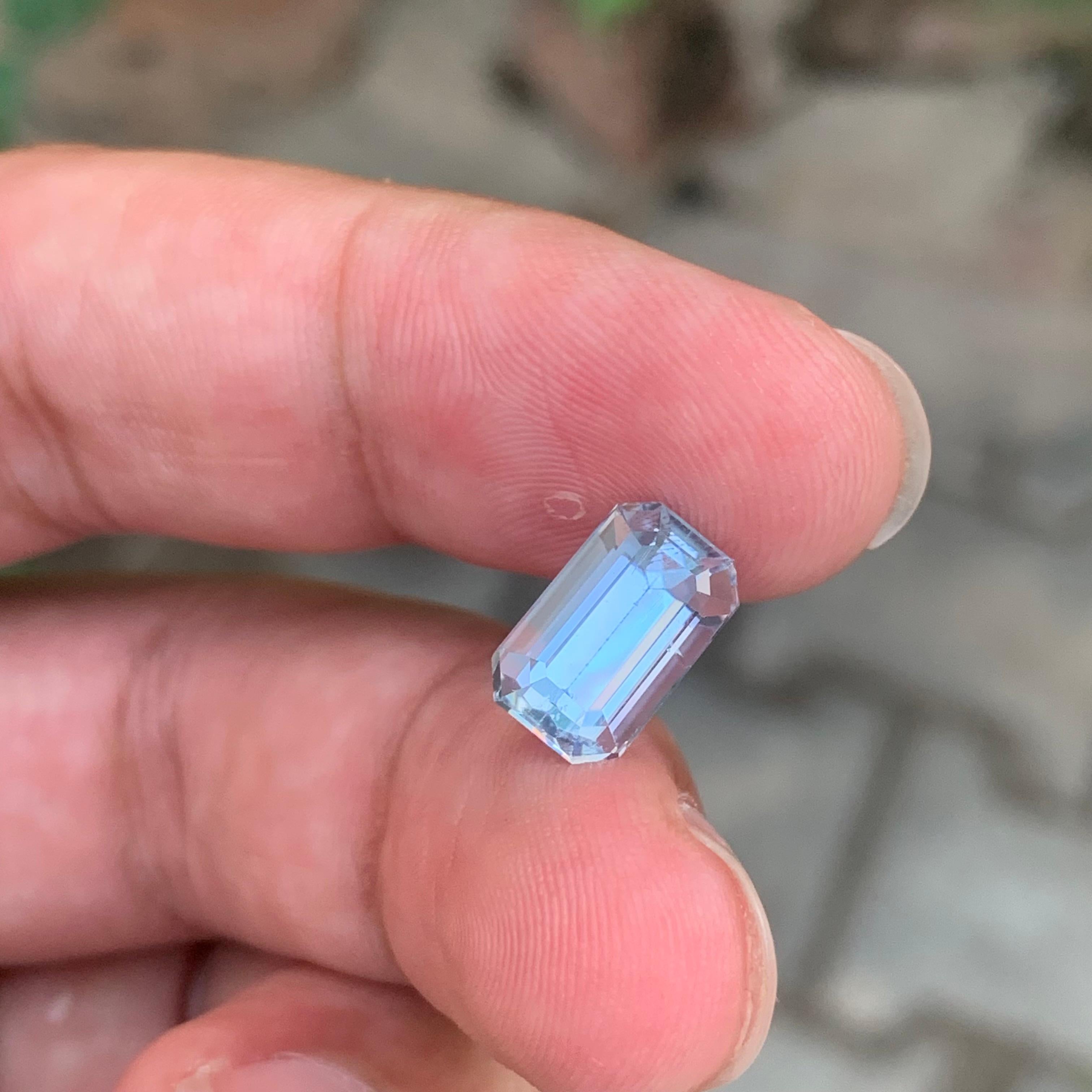 4.10 Carat Natural Loose Goshenite Aquamarine Emerald Shape Gemstone (pierre précieuse en forme d'émeraude) en vente 5