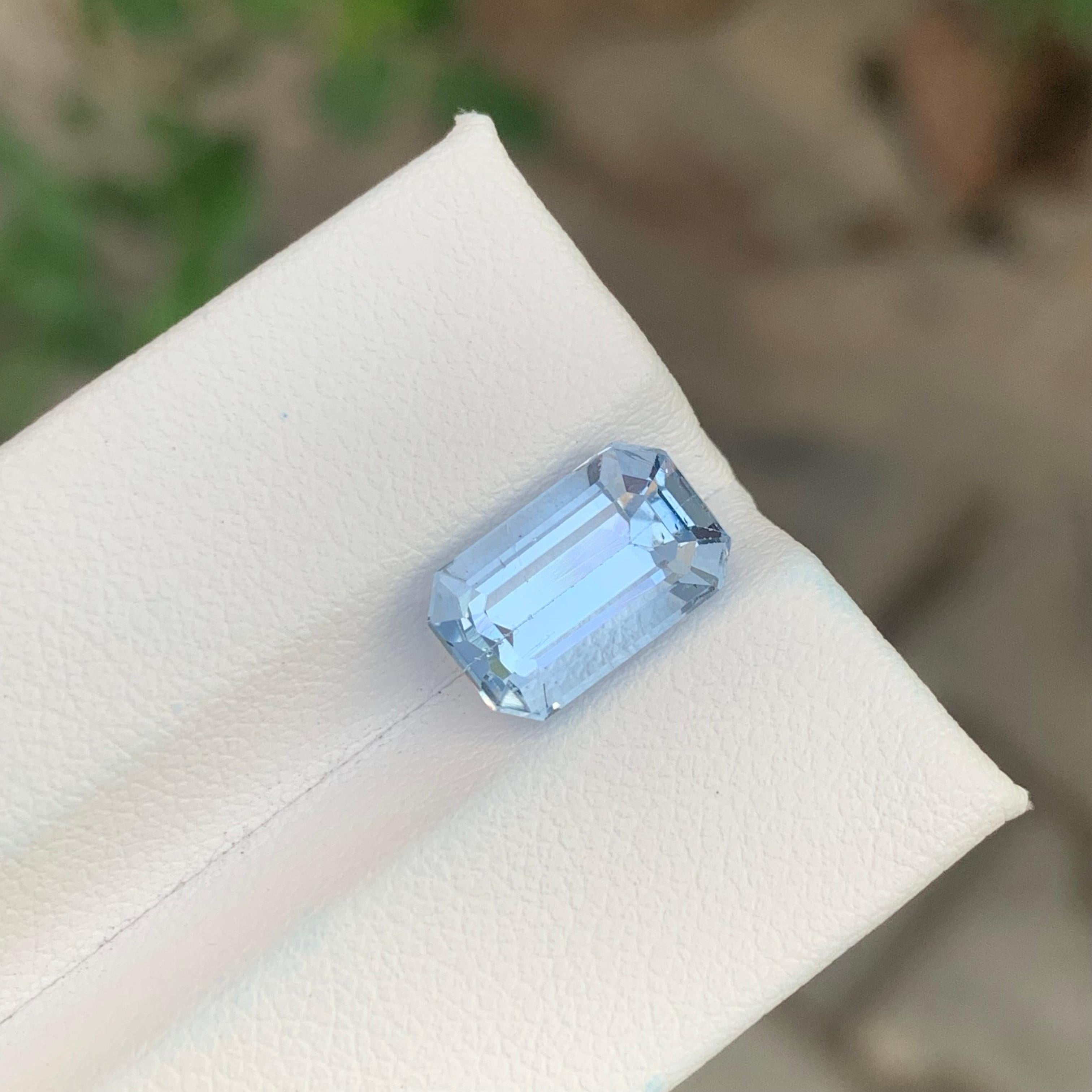 4.10 Carat Natural Loose Goshenite Aquamarine Emerald Shape Gemstone (pierre précieuse en forme d'émeraude) Unisexe en vente