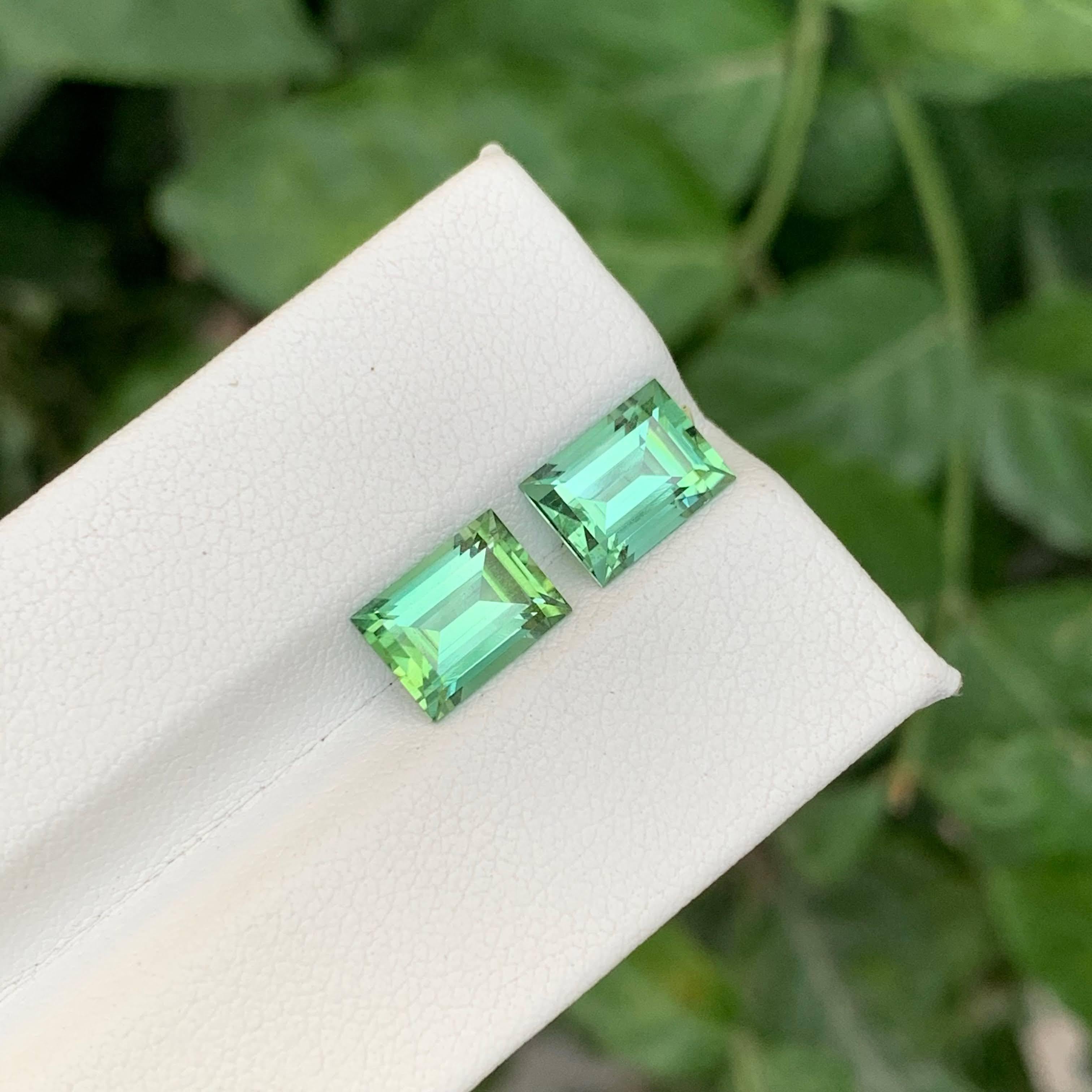 4.10 Carat Natural Loose Mint Green Tourmaline Pair Baguette Cut Afghan Gemstone In New Condition For Sale In Bangkok, TH