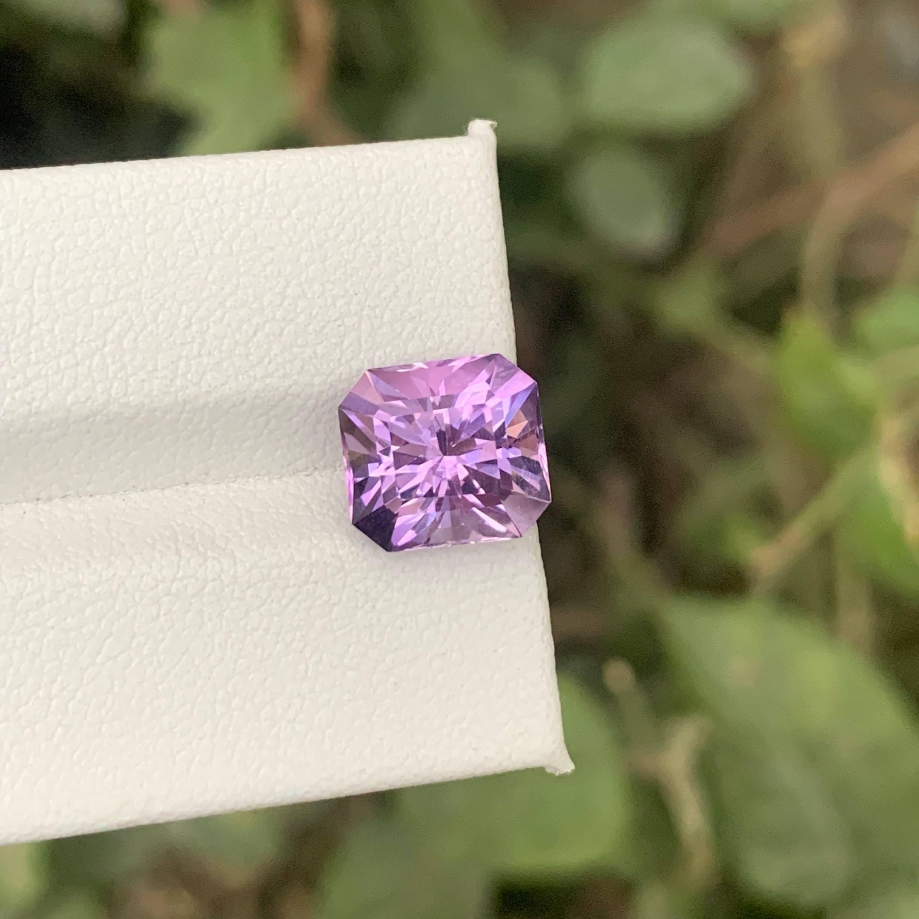 4.10 Carat Natural Loose Purple Amethyst Stone Custom Cut Brazilian Gemstone (pierre précieuse brésilienne taillée sur mesure) Unisexe en vente
