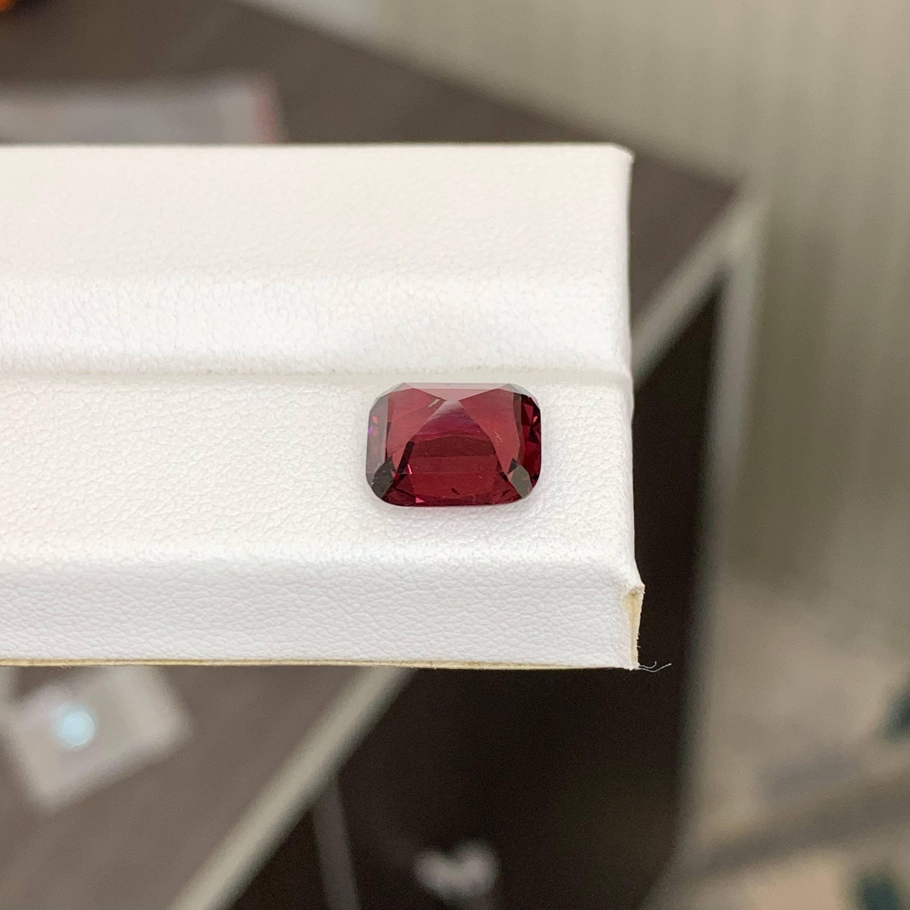 4.10 Carat Natural Loose Red Garnet Stone Cushion Cut Tanzanian Gemstone (pierre précieuse tanzanienne) en vente 4