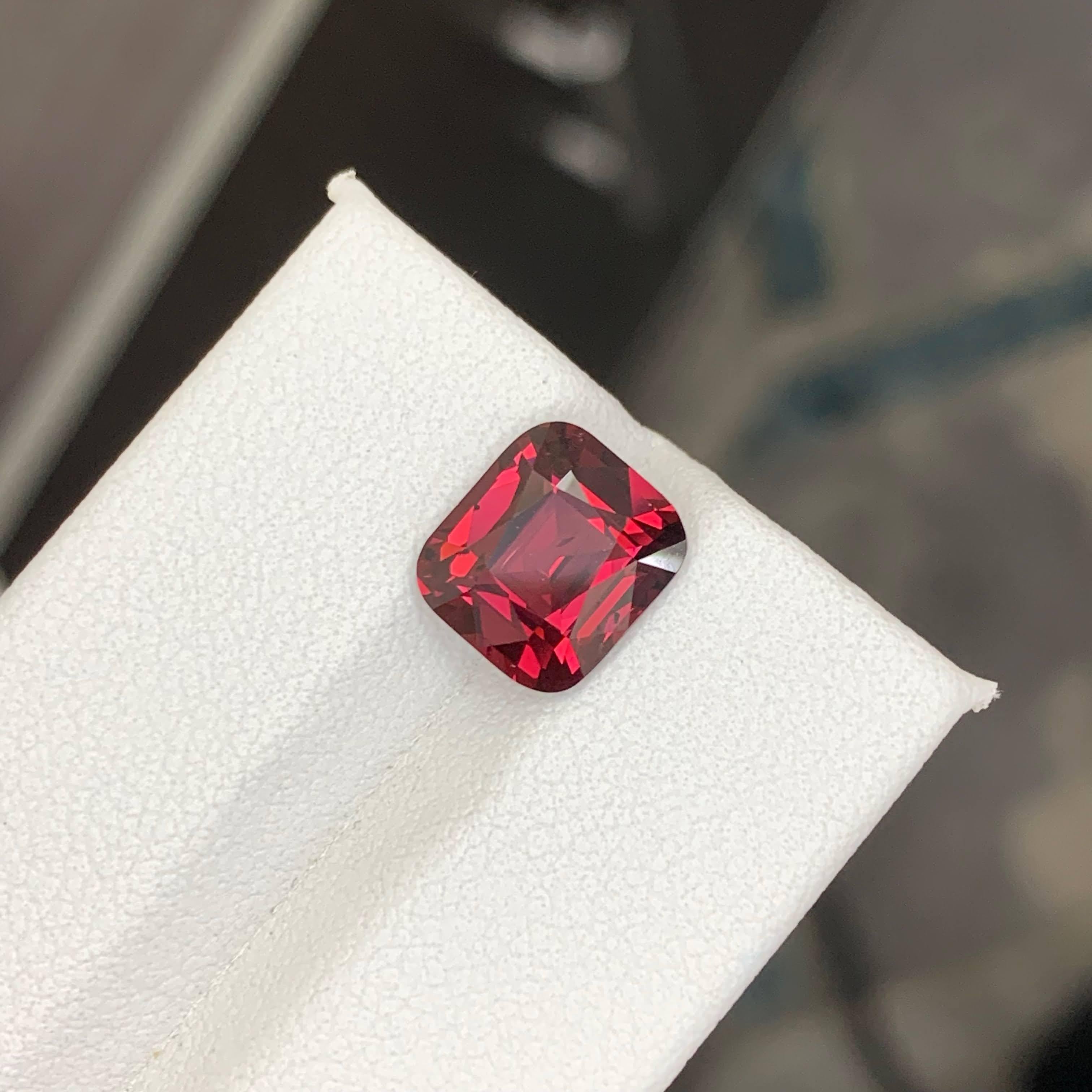 4.10 Carat Natural Loose Red Garnet Stone Cushion Cut Tanzanian Gemstone (pierre précieuse tanzanienne) Neuf - En vente à Bangkok, TH