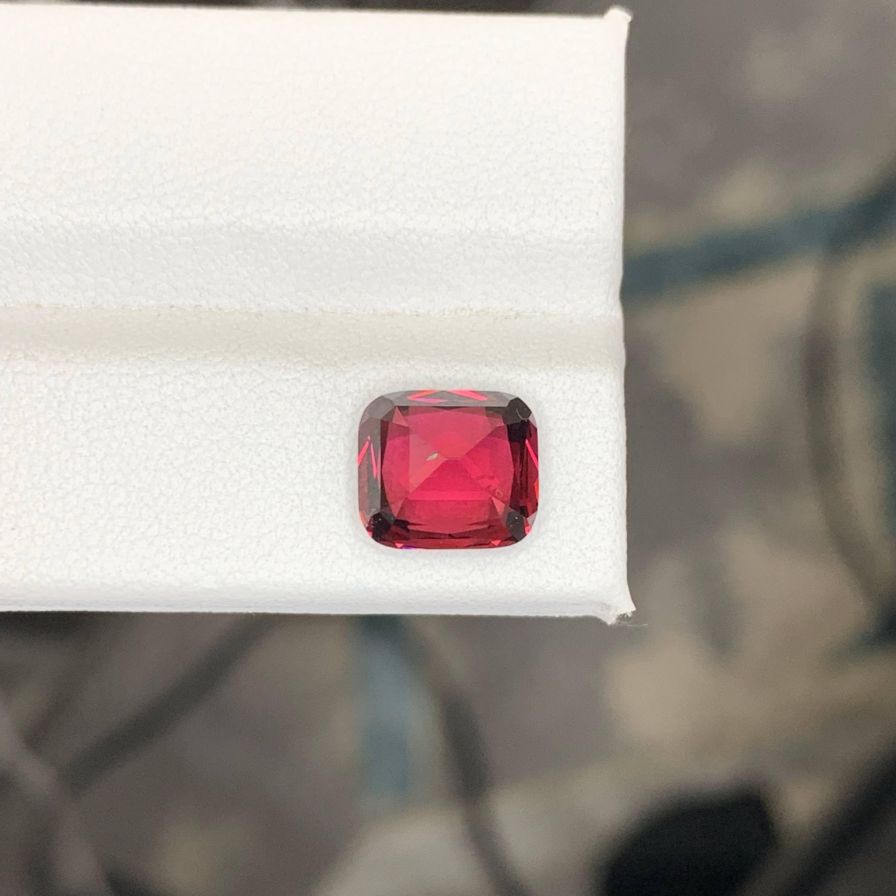4.10 Carat Natural Loose Red Garnet Stone Cushion Cut Tanzanian Gemstone (pierre précieuse tanzanienne) en vente 3
