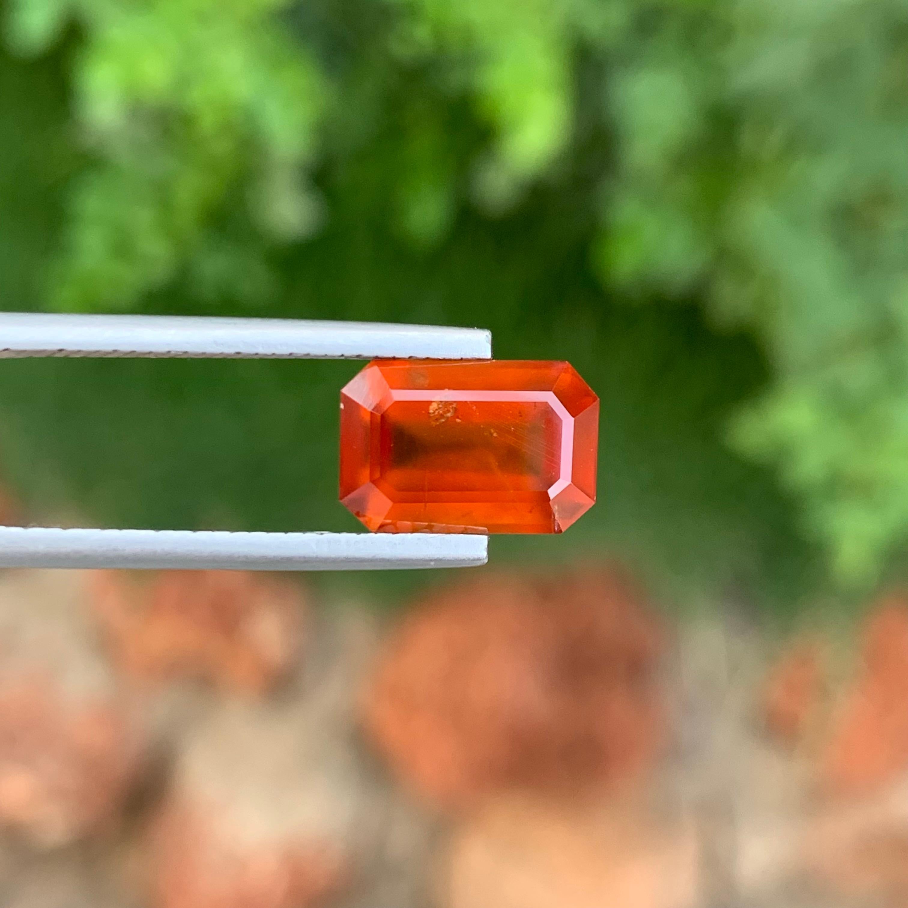 4,10 Karat natürlicher loser rauchiger Hessonit Granat Smaragd Form Edelstein für Schmuck (Smaragdschliff) im Angebot